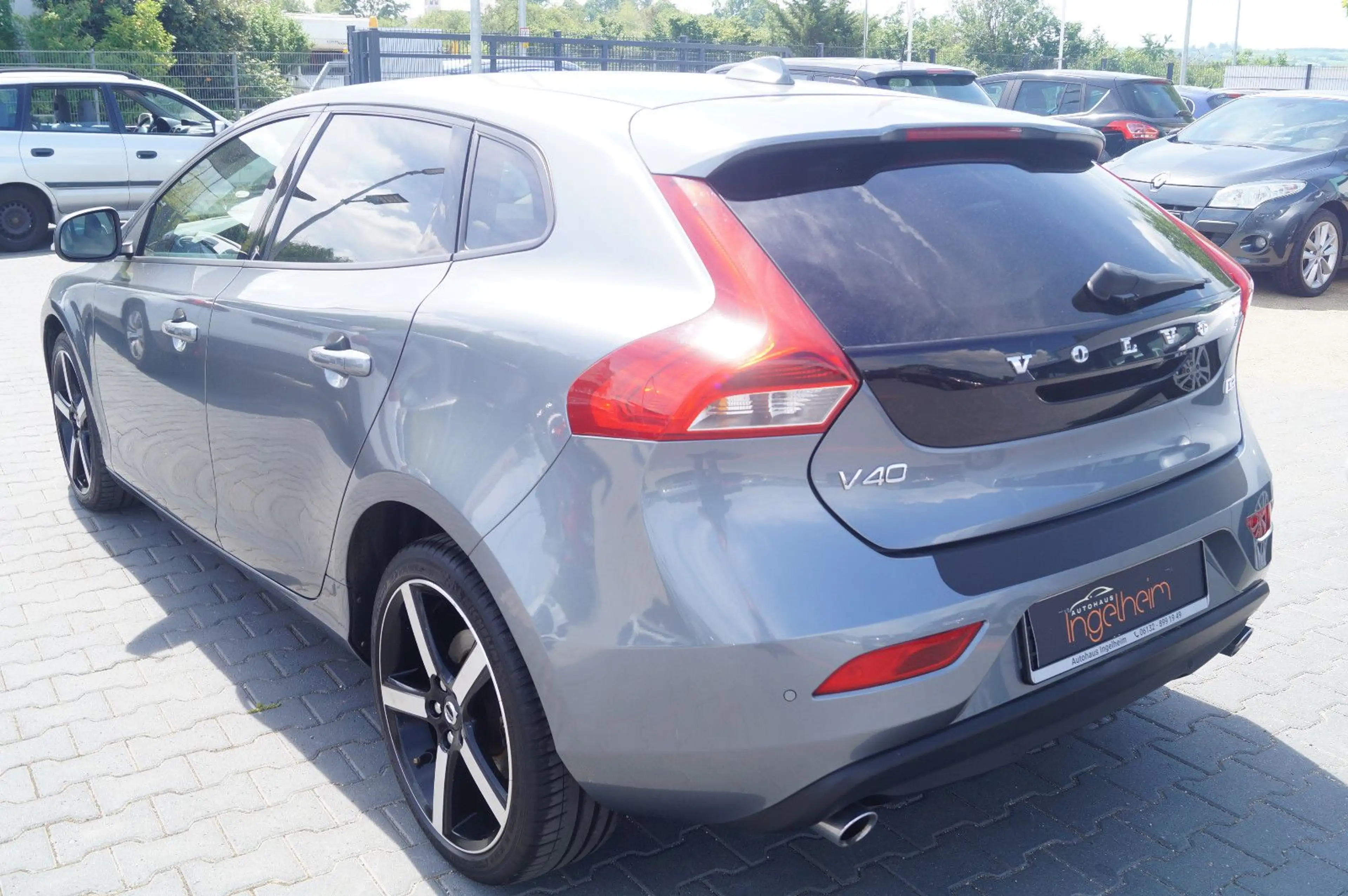 Volvo V40 Momentum AUTOMATIK Navi Kamera PDC SHZ Tempo — photo 6