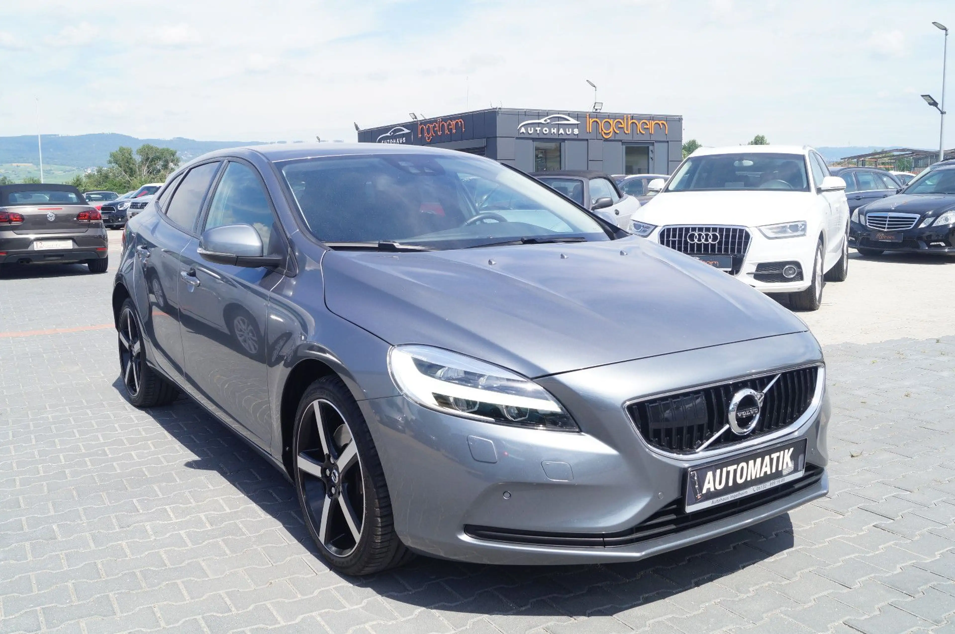 Volvo V40 Momentum AUTOMATIK Navi Kamera PDC SHZ Tempo