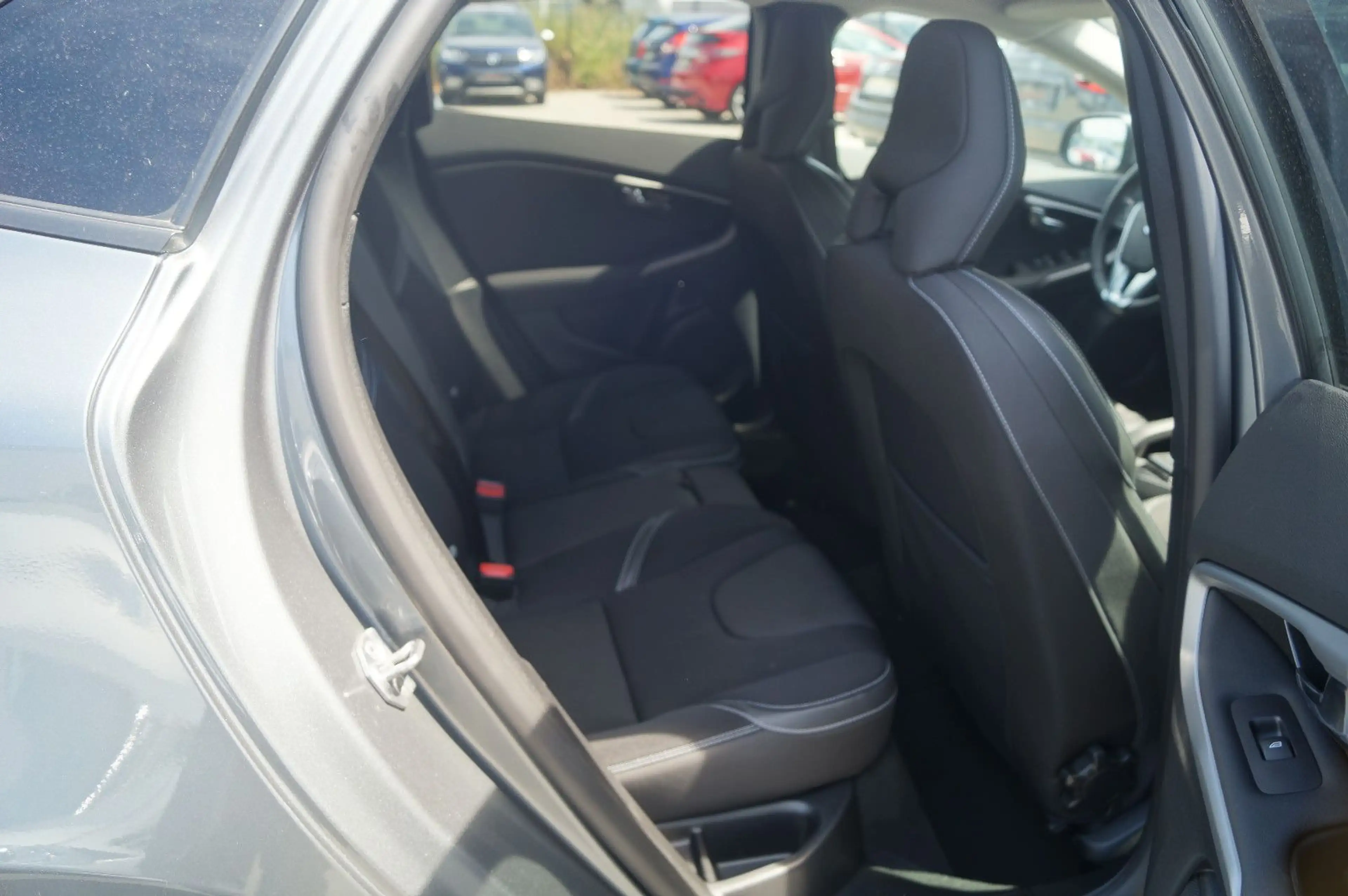 Volvo V40 Momentum AUTOMATIK Navi Kamera PDC SHZ Tempo — photo 12