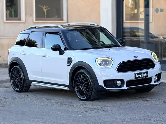 MINI Cooper D Countryman Hype auto my18 BICOLORE CON TETTO NERO, NAVI,FULL LED, BLUETOOTH,SCHERMO DIGITALE, SENSORI DI PARK.,INTERNI  PELLE/STOFF