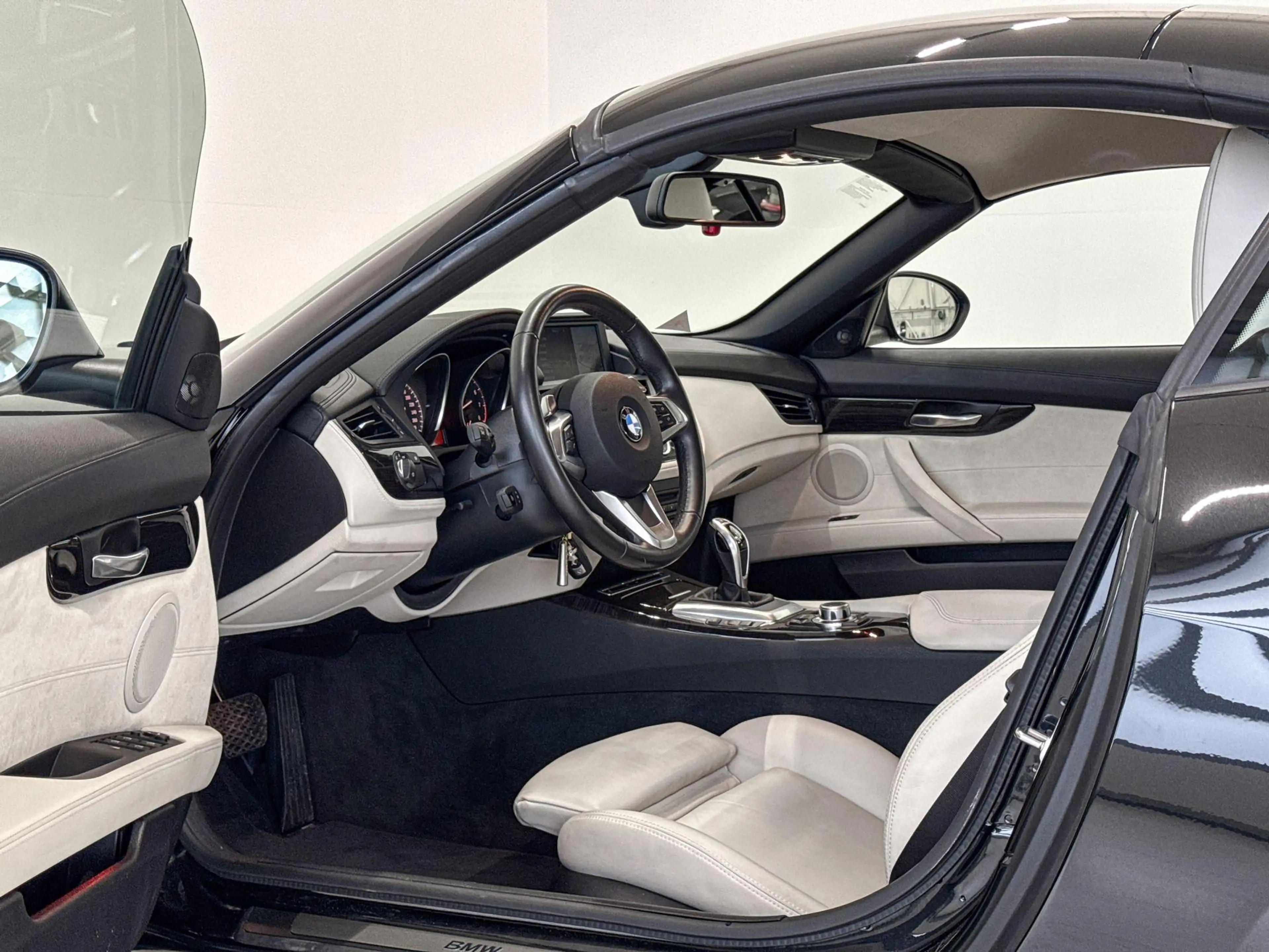 BMW Z4 sDrive35i Introduction — photo 8