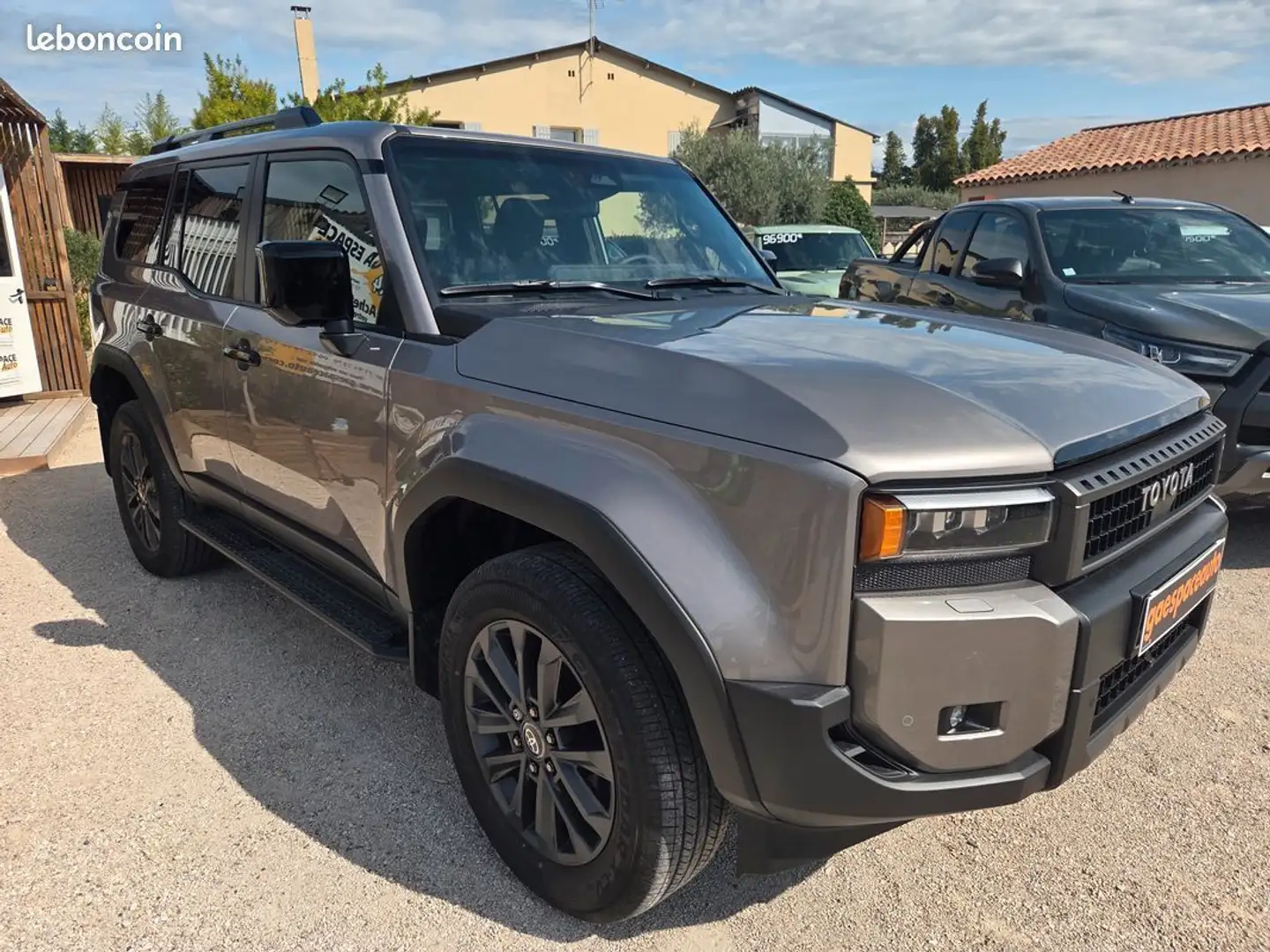 Toyota Land Cruiser Hf-325-qt Beige - 1