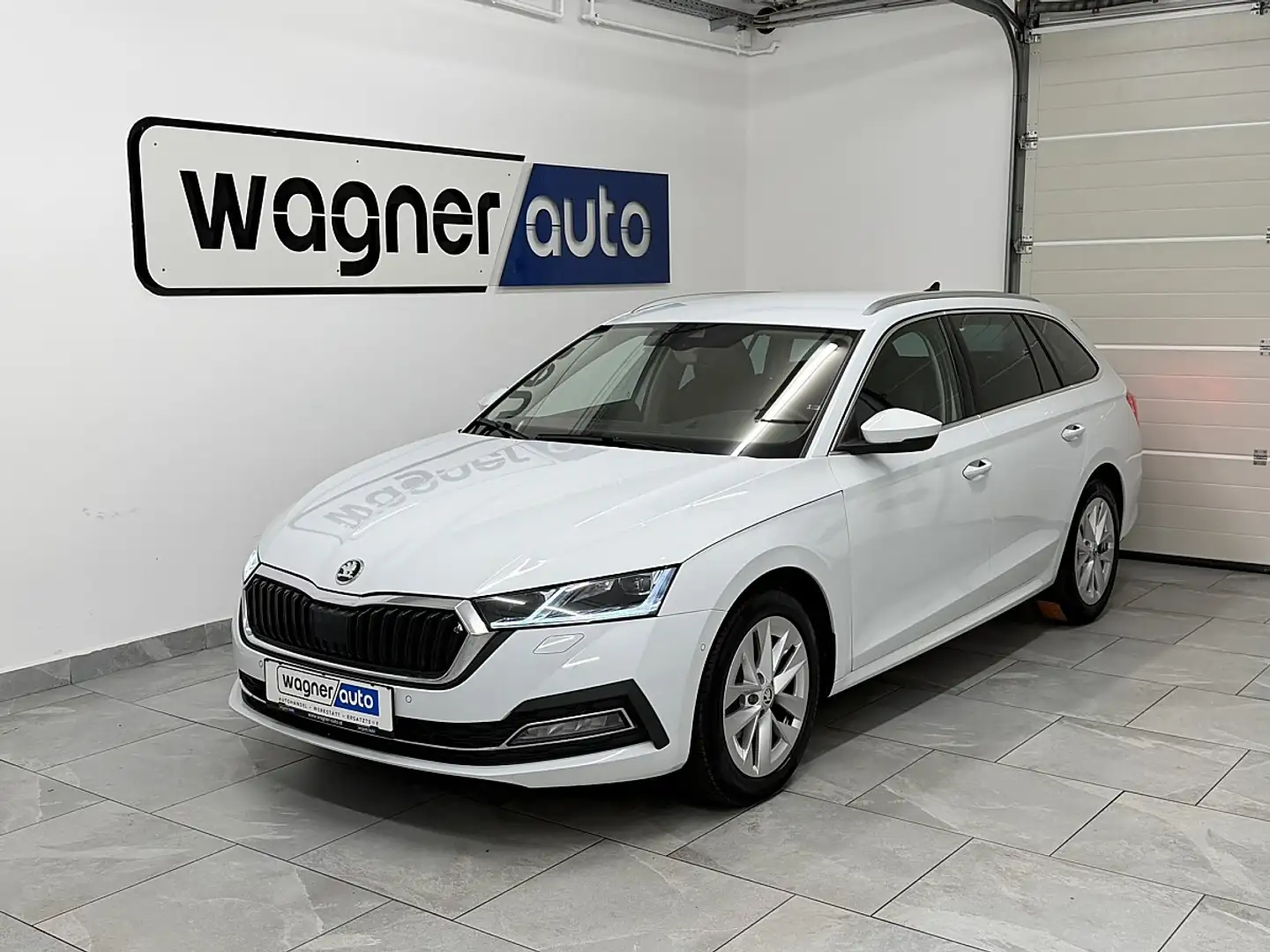 Skoda Octavia Combi 2,0 TDI Premium DSG.Matrix LED/ACC/Navi/H... Weiß - 2