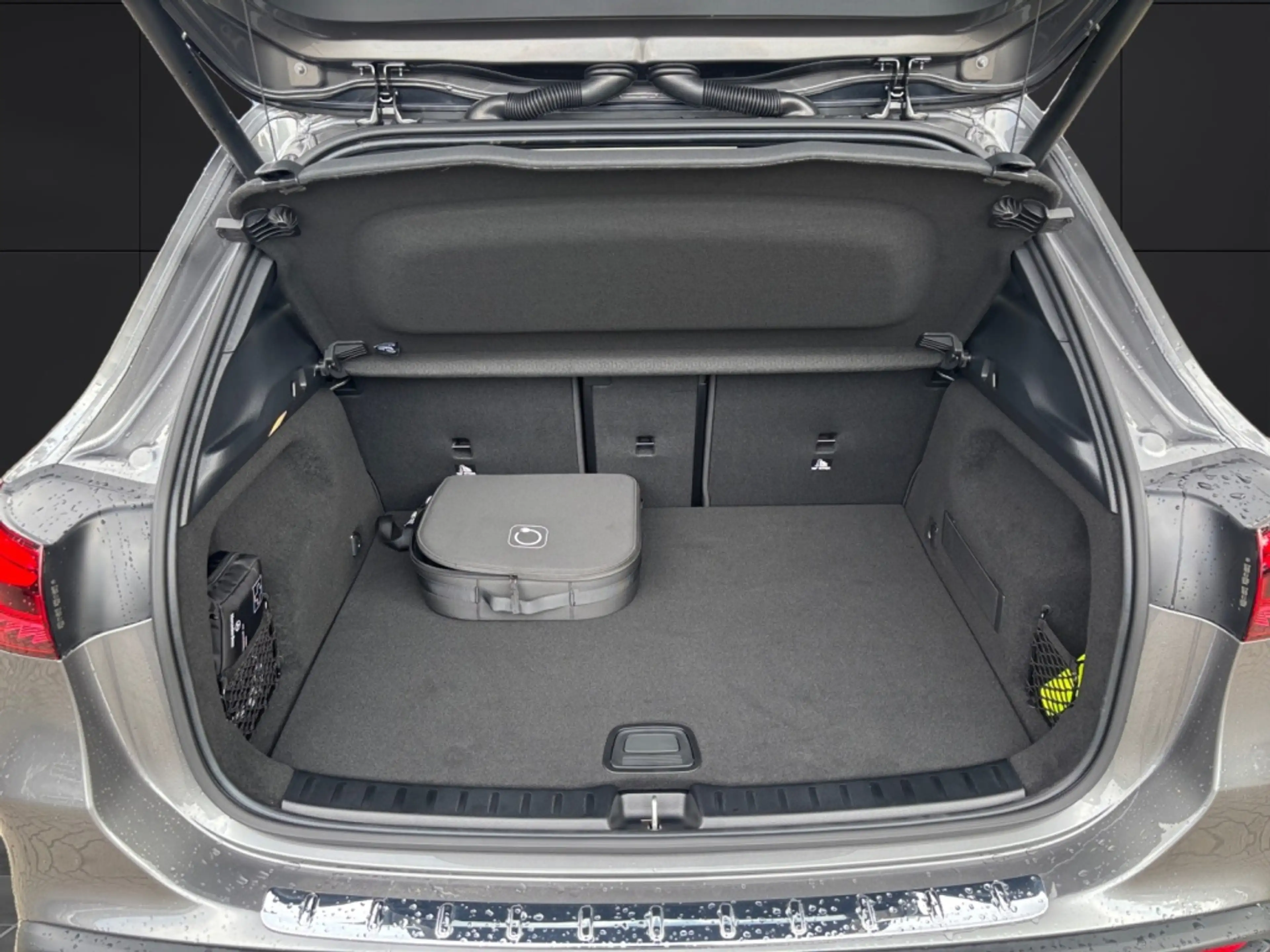 Mercedes-Benz EQA 250 + AMG*AHV*Soundsystem — photo 15