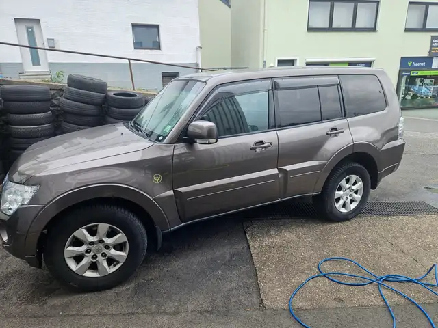 Mitsubishi Pajero 3.2 DI-D Invite (5-trg.)