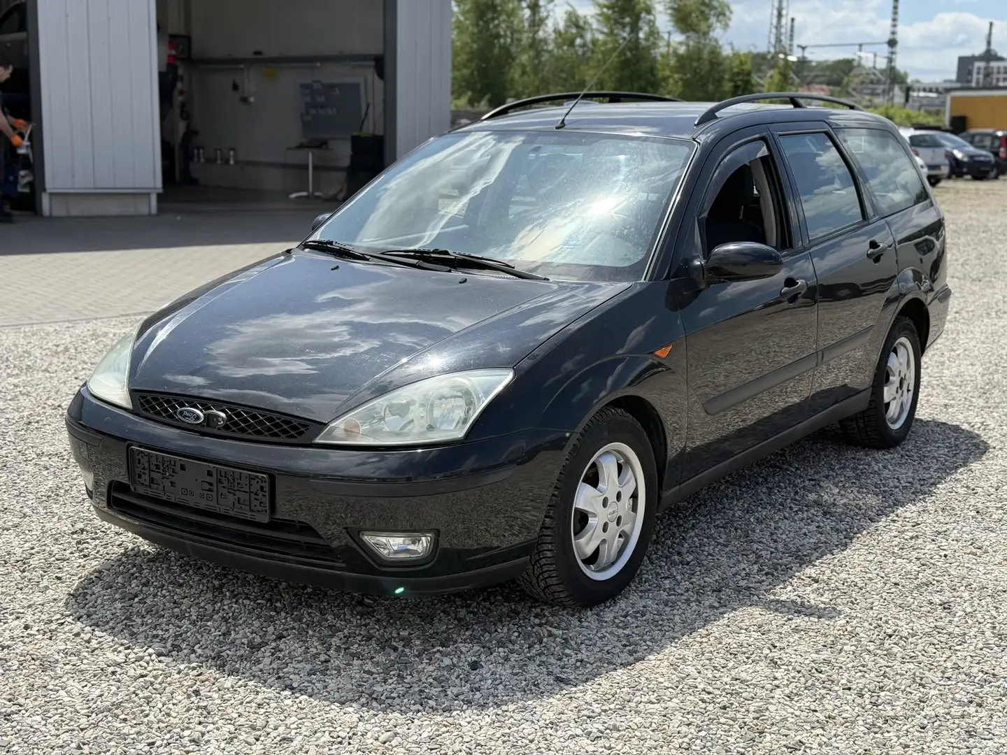 Ford Focus Turn. 1.8 TDCi Futura Schwarz - 2