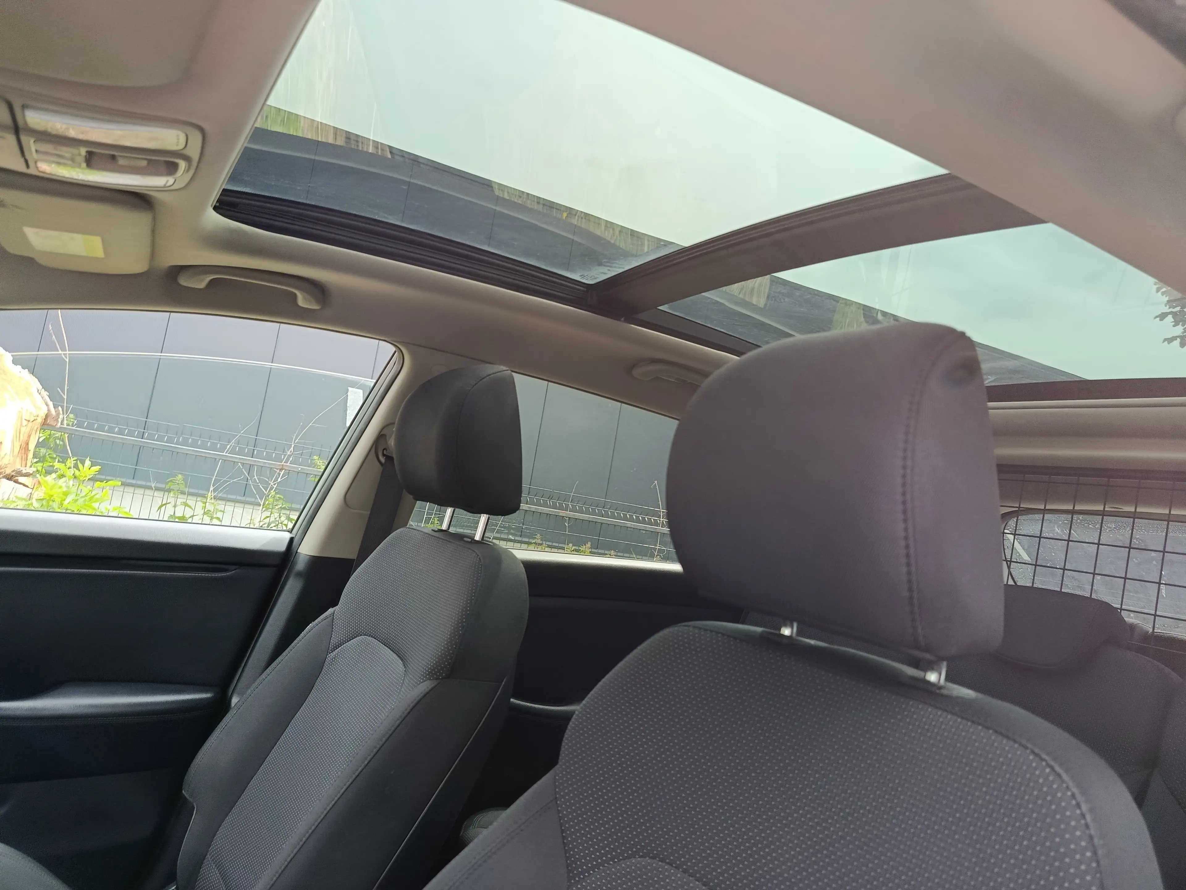 Kia Carens 1.7 CRDI World Edition ISG — photo 12