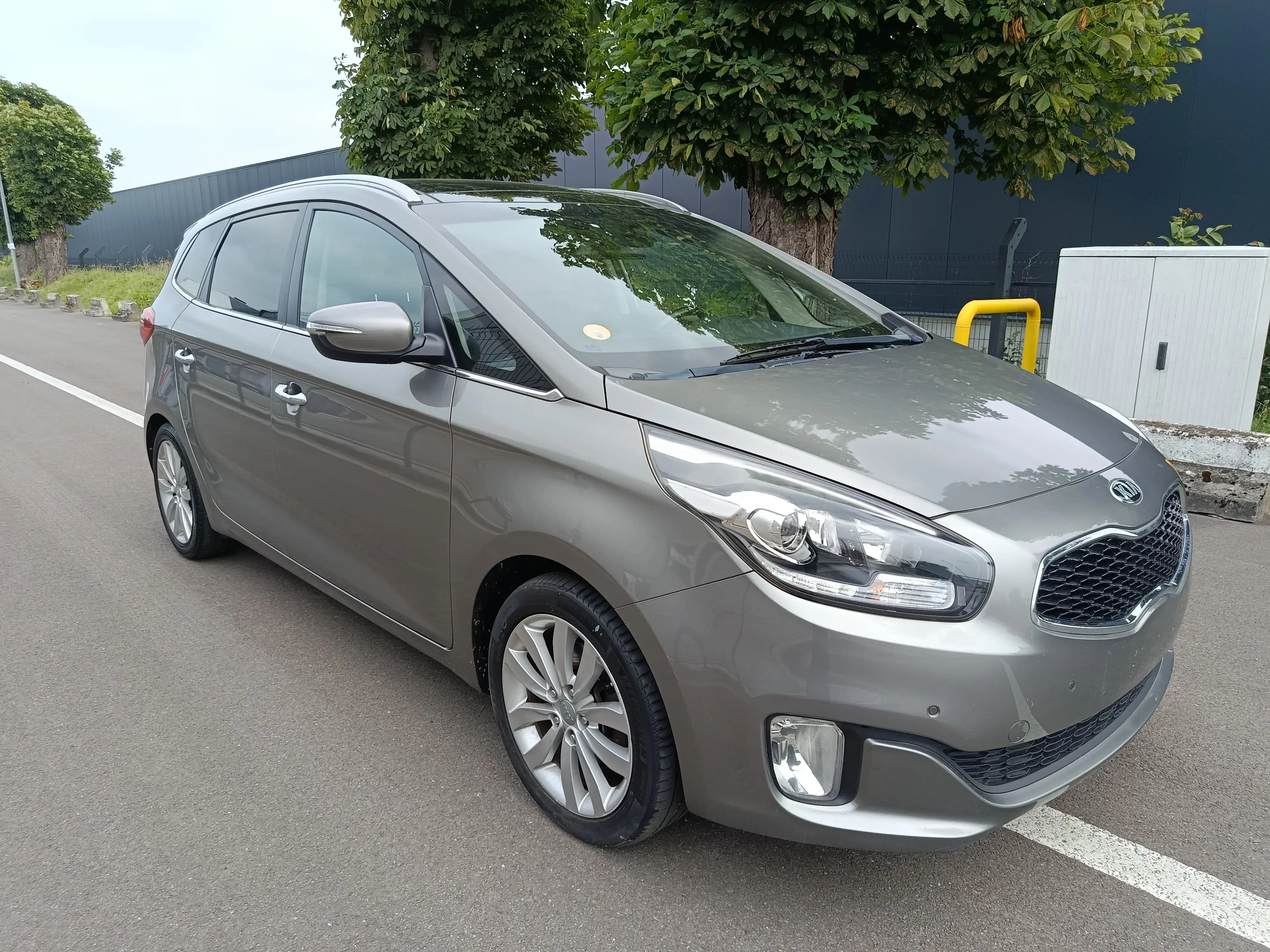 Kia Carens 1.7 CRDI World Edition ISG — photo 2