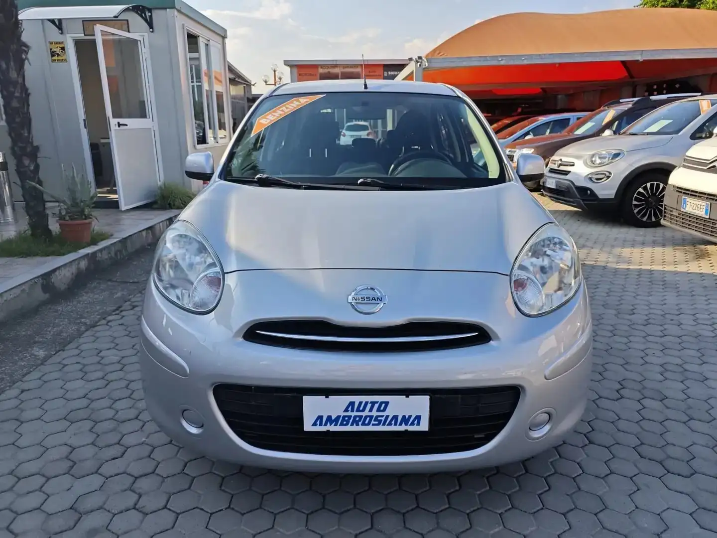 Nissan Micra Micra 5p 1.2 Visia Plateado - 2