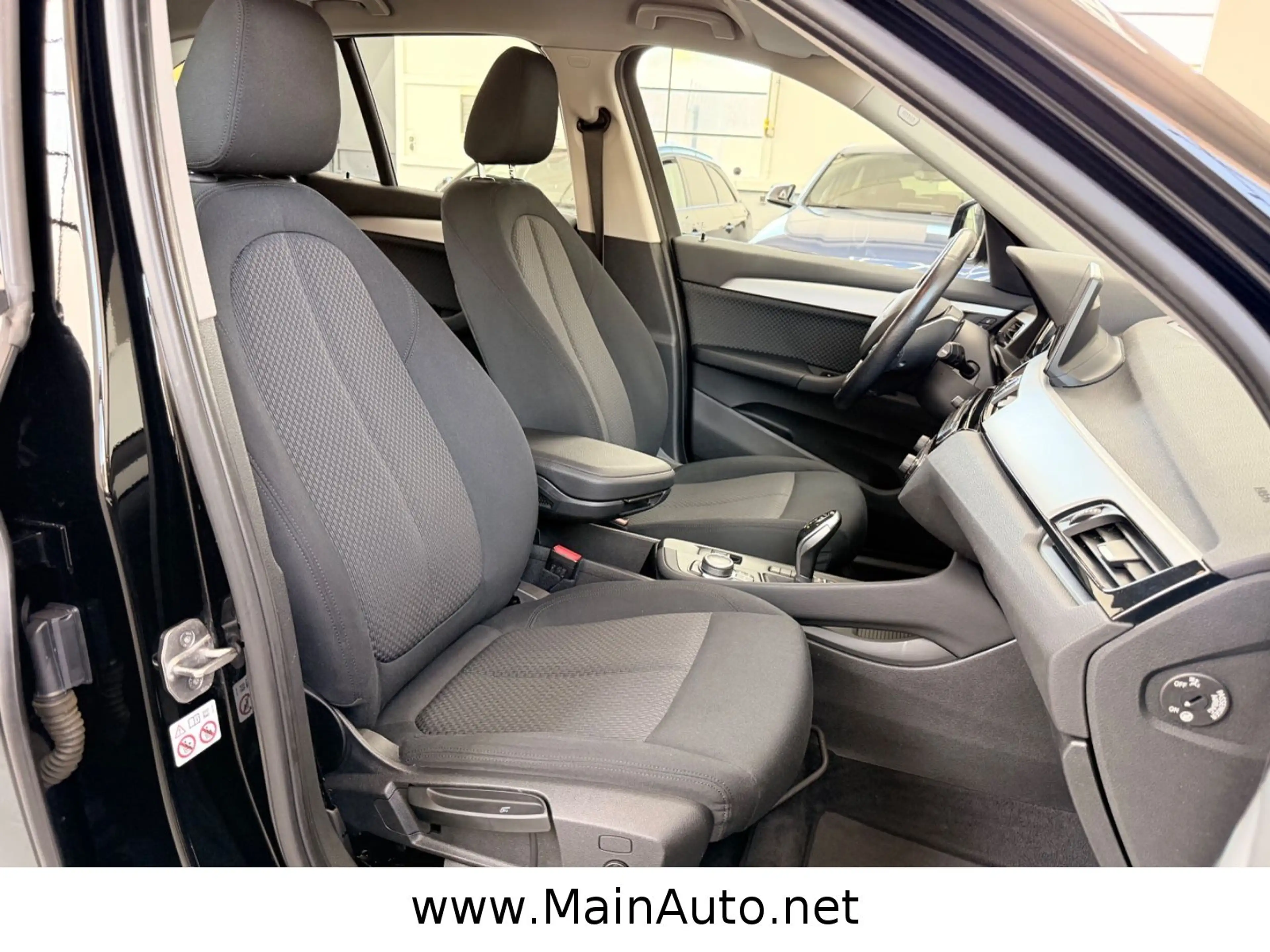 BMW X1 sDrive 18d Aut/NAVI+/CAM/AHK/HeadUp/HiFi/SPUR — photo 12