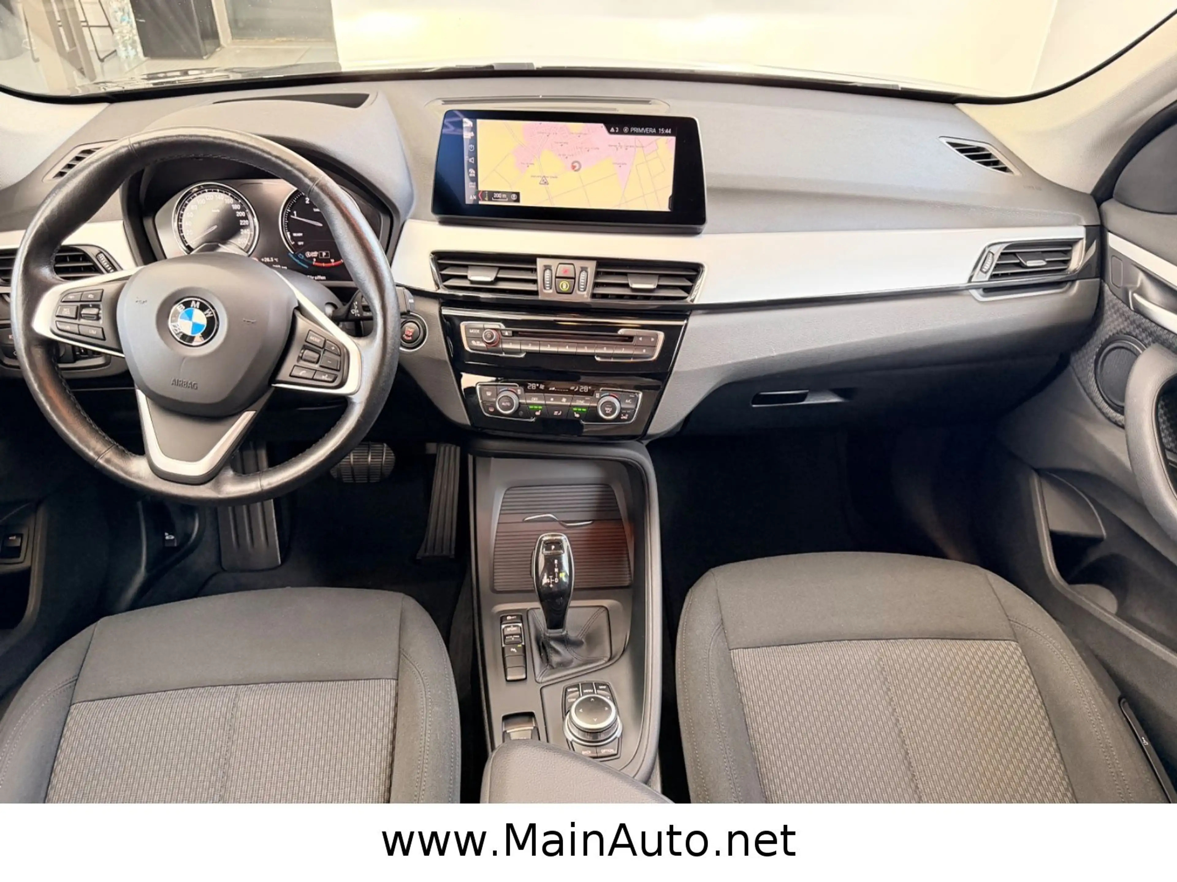 BMW X1 sDrive 18d Aut/NAVI+/CAM/AHK/HeadUp/HiFi/SPUR — photo 10