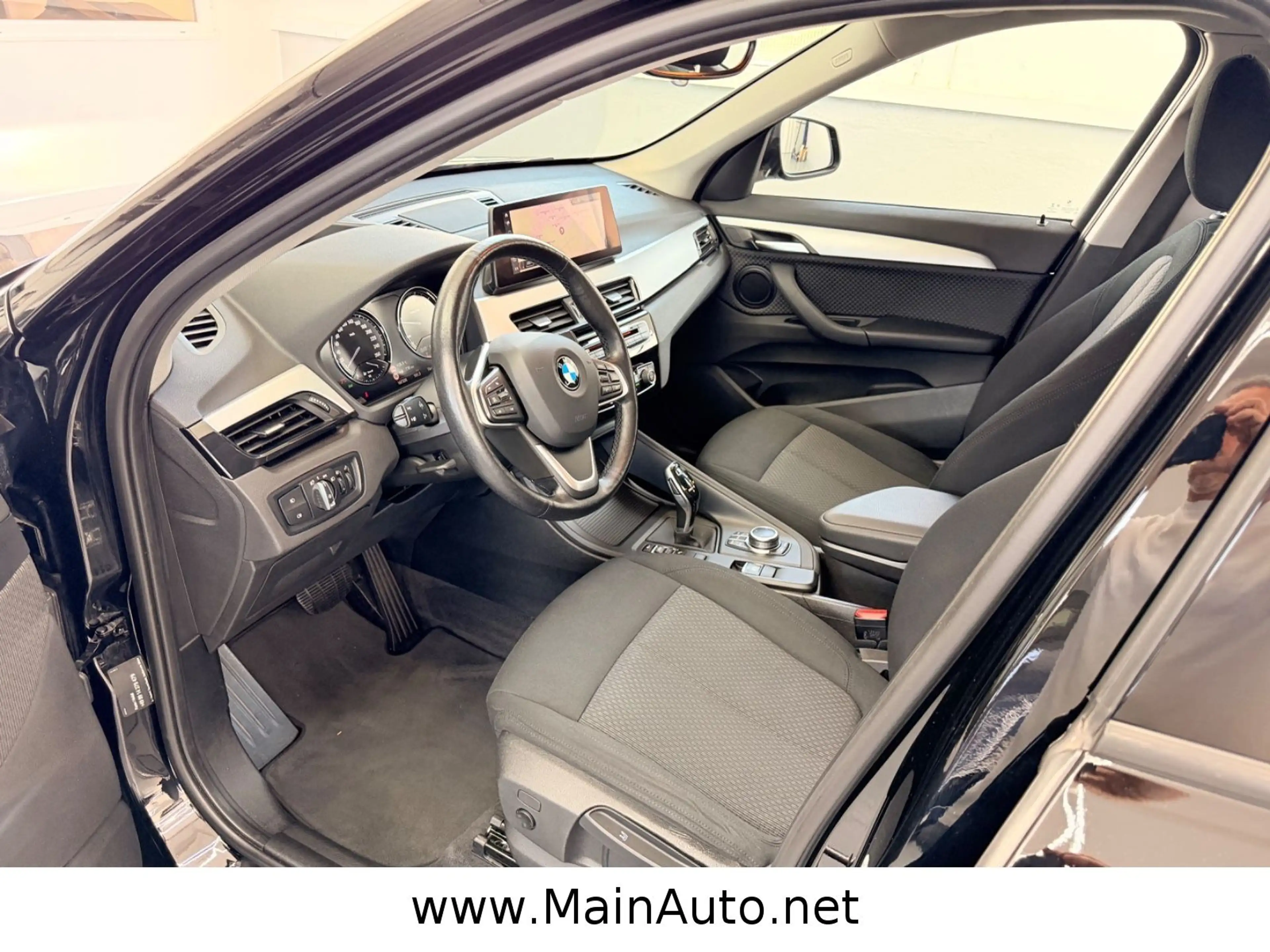 BMW X1 sDrive 18d Aut/NAVI+/CAM/AHK/HeadUp/HiFi/SPUR — photo 9