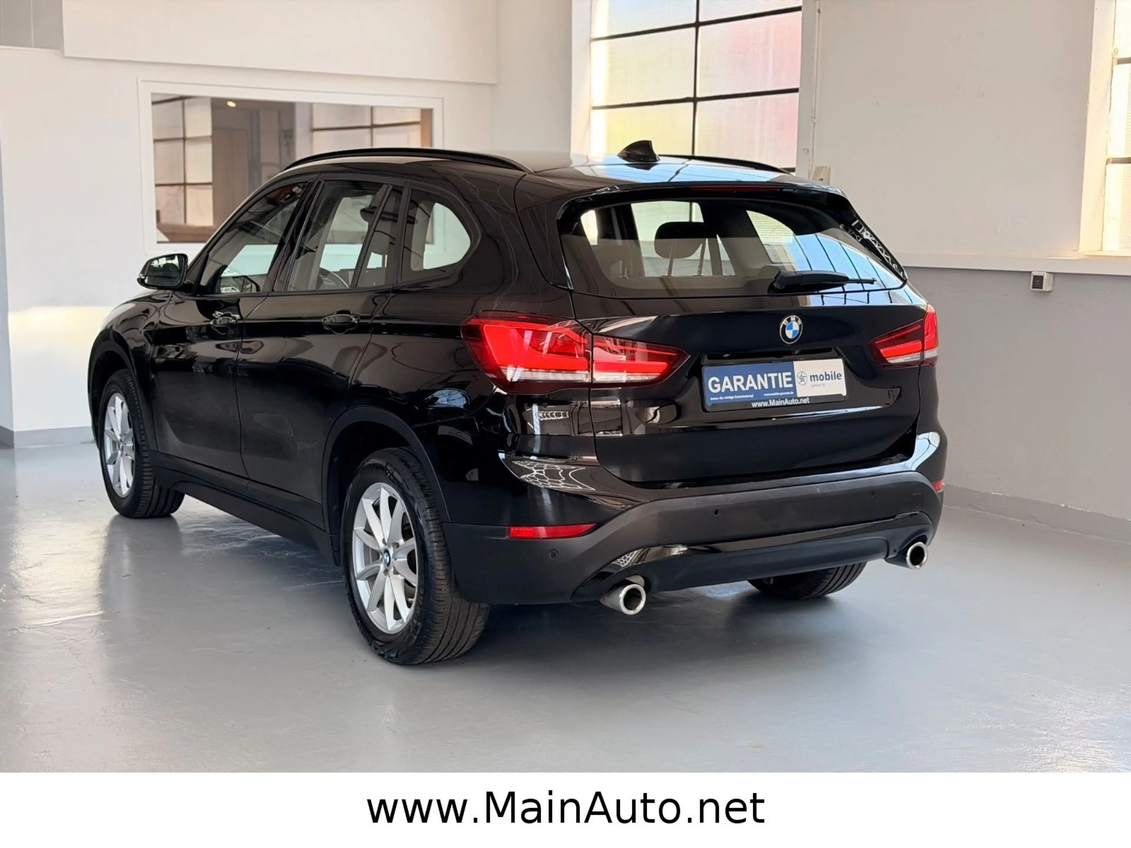 BMW X1 sDrive 18d Aut/NAVI+/CAM/AHK/HeadUp/HiFi/SPUR — photo 4