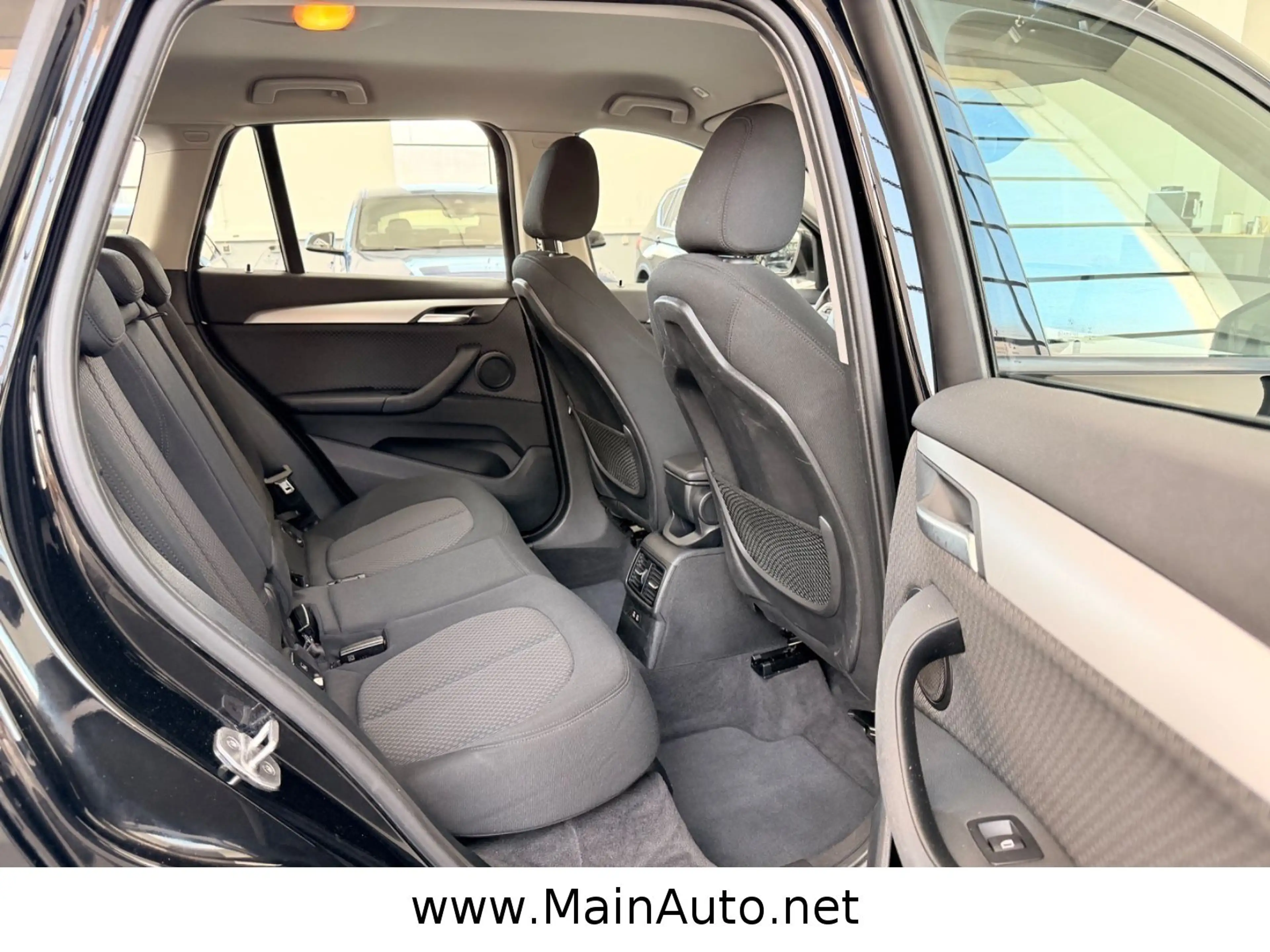 BMW X1 sDrive 18d Aut/NAVI+/CAM/AHK/HeadUp/HiFi/SPUR — photo 13