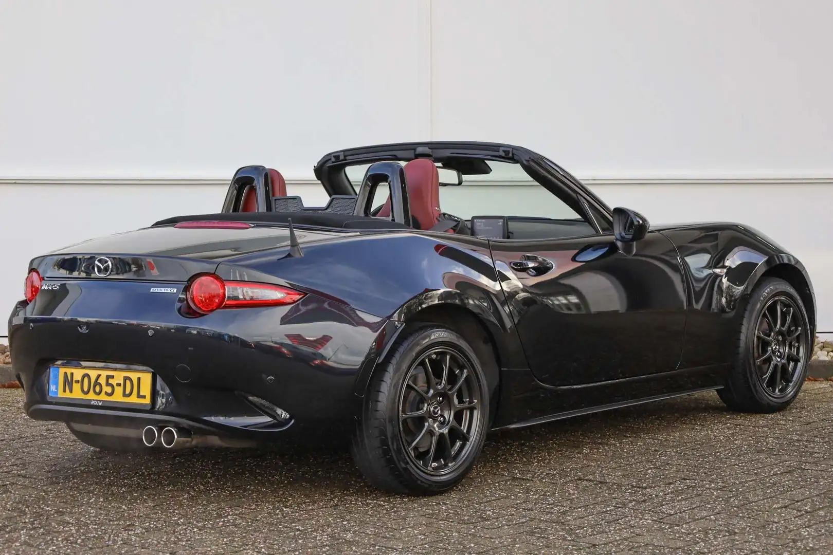 Mazda MX-5 1.5 SkyActiv-G 132pk Signature | Stoelverwarming | Noir - 2