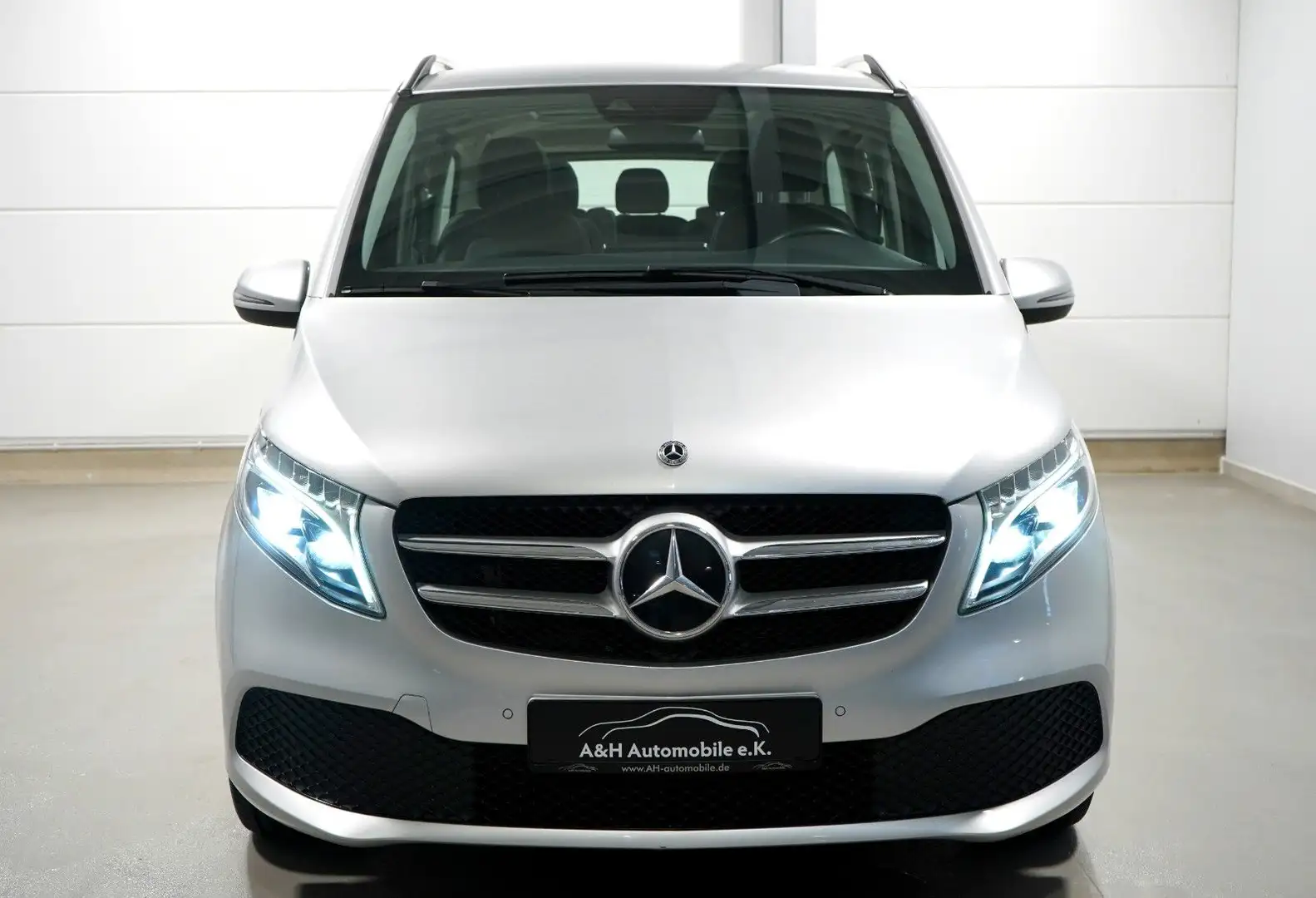 Mercedes-Benz V 220 V220 d AVANTGARDE lang *LEDER*LED*AHK*PANORAMA* Argent - 2