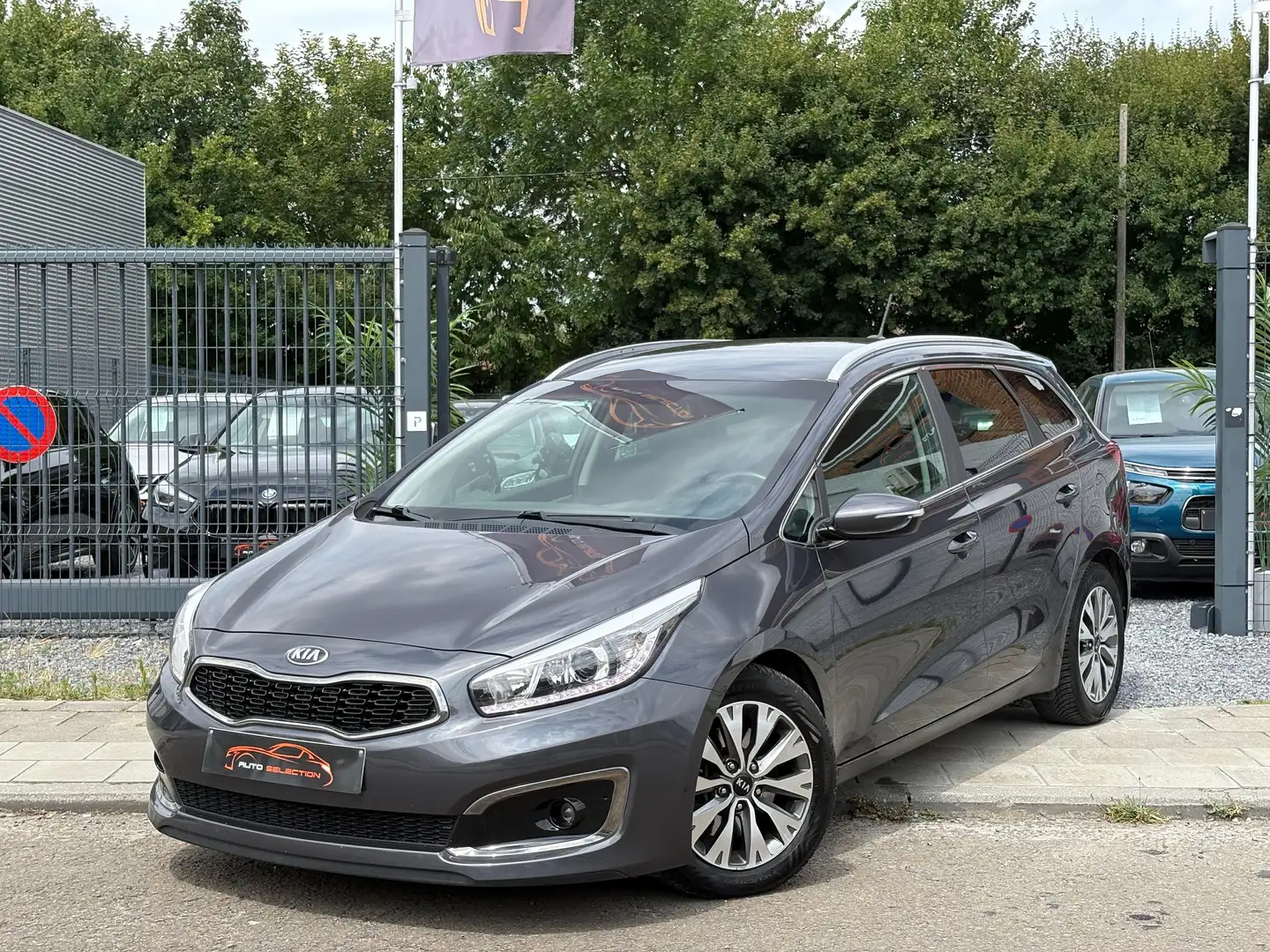 Kia Ceed SW / cee'd SW Cee'd SW 1.4i -NAVI-LED DE JOUR-EURO6B-CRUISE-PDC - 1