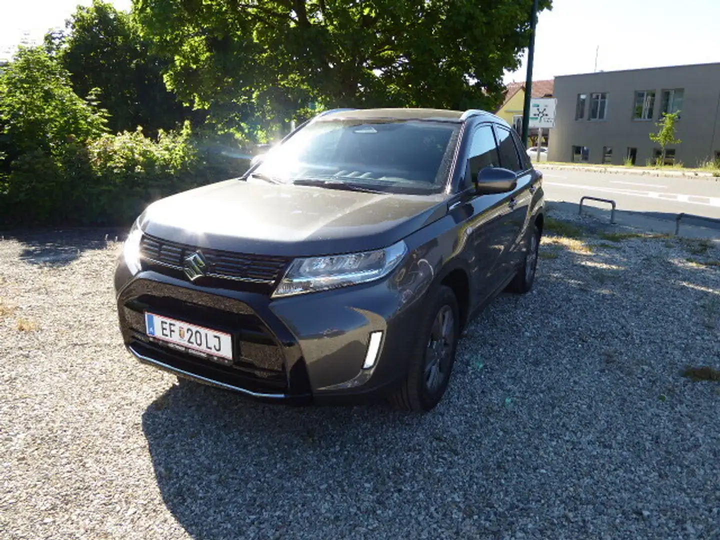 Suzuki Vitara 1,4 Hybrid ALLGRIP shine Aut. Grau - 1