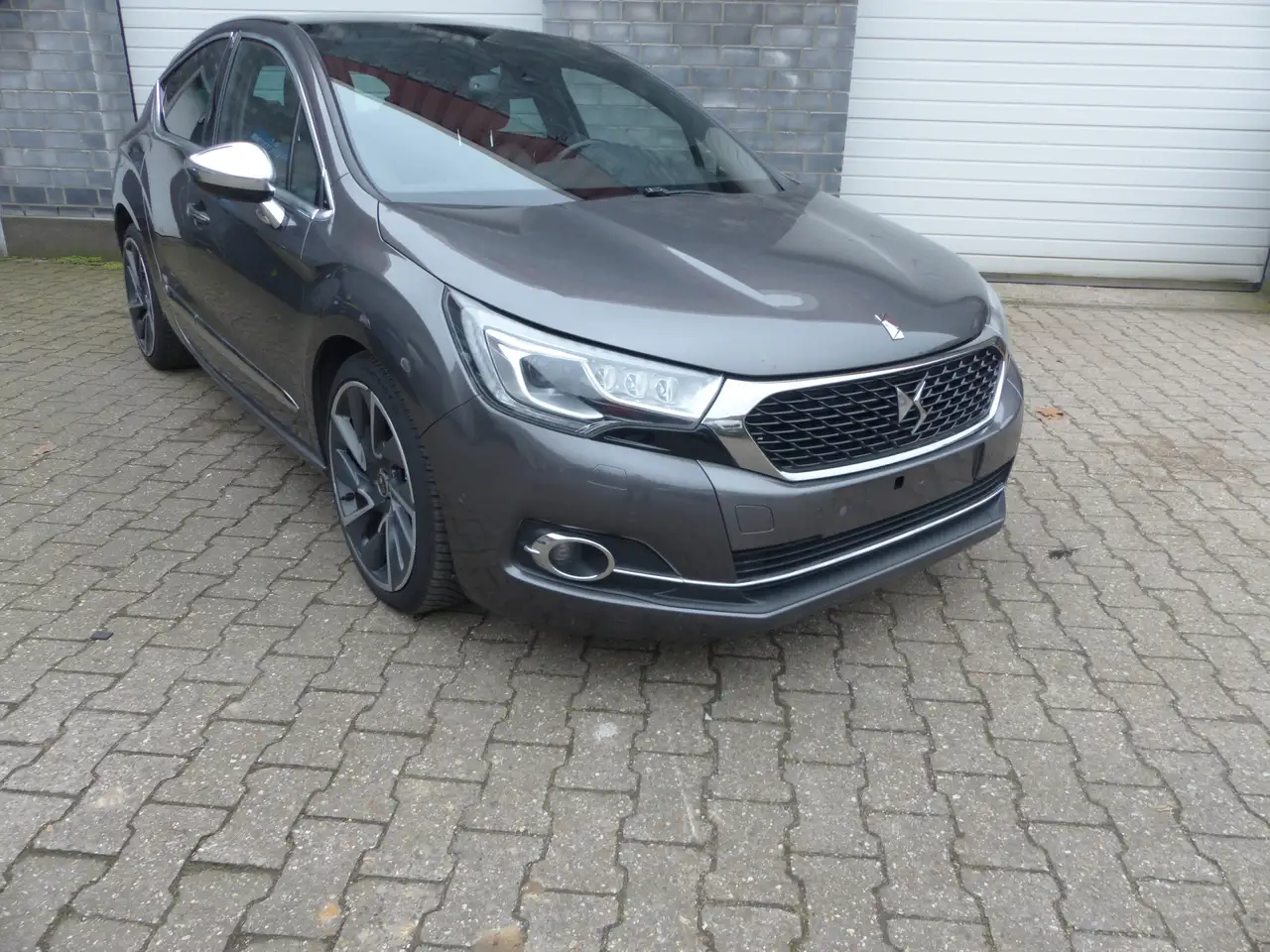 DS Automobiles DS 4