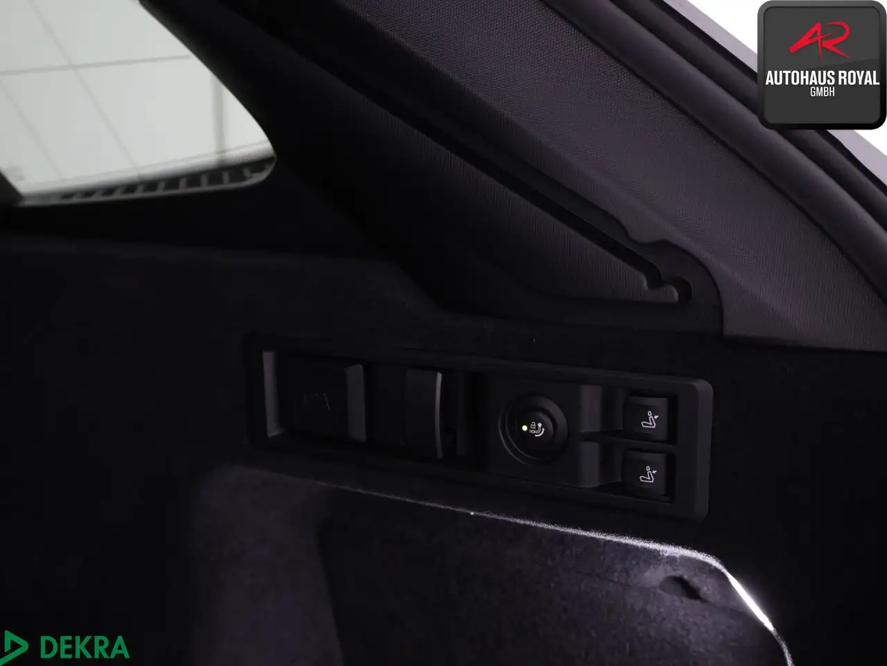 BMW 330 e T xDrive M SPORT PANO,HARMAN/K,HUD,KAMERA, миниатюра 24
