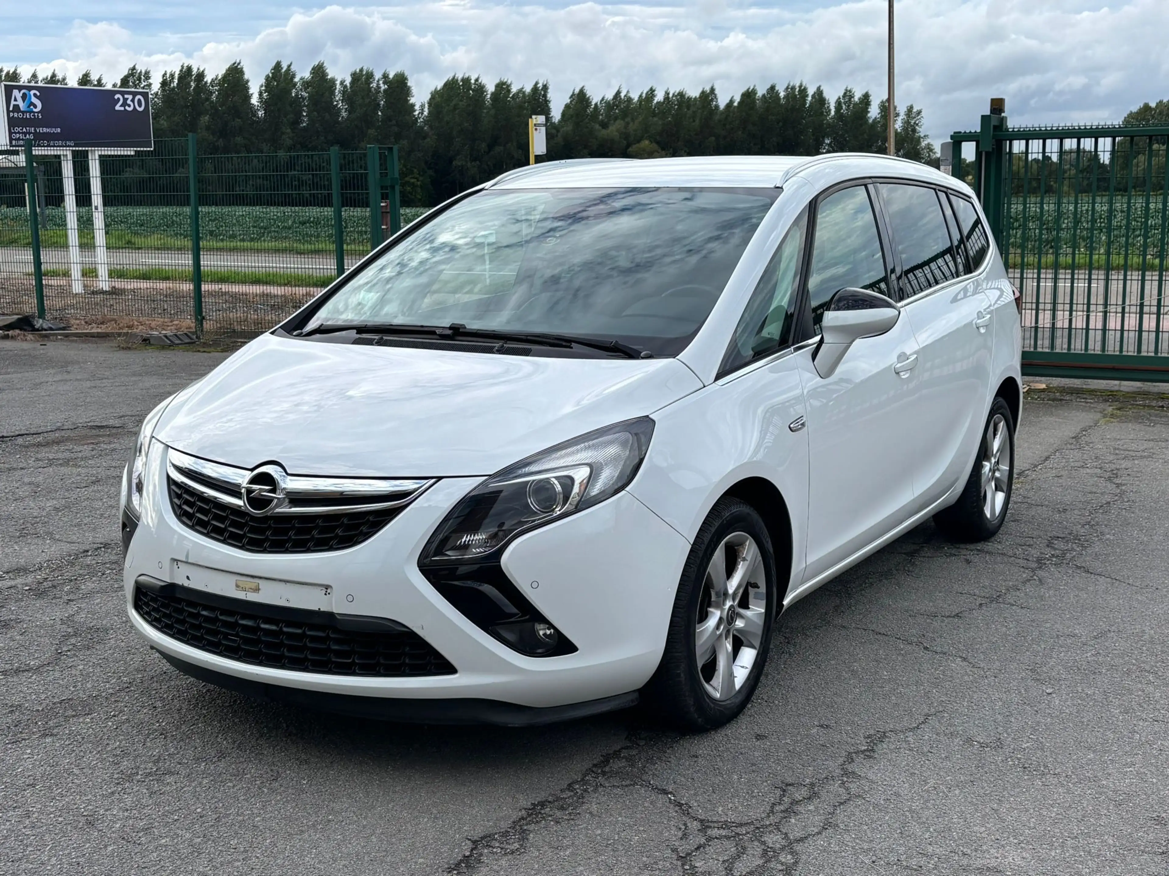 Opel Zafira Opel Zafira 1.4 essence Airco GPS 5 place — photo 3