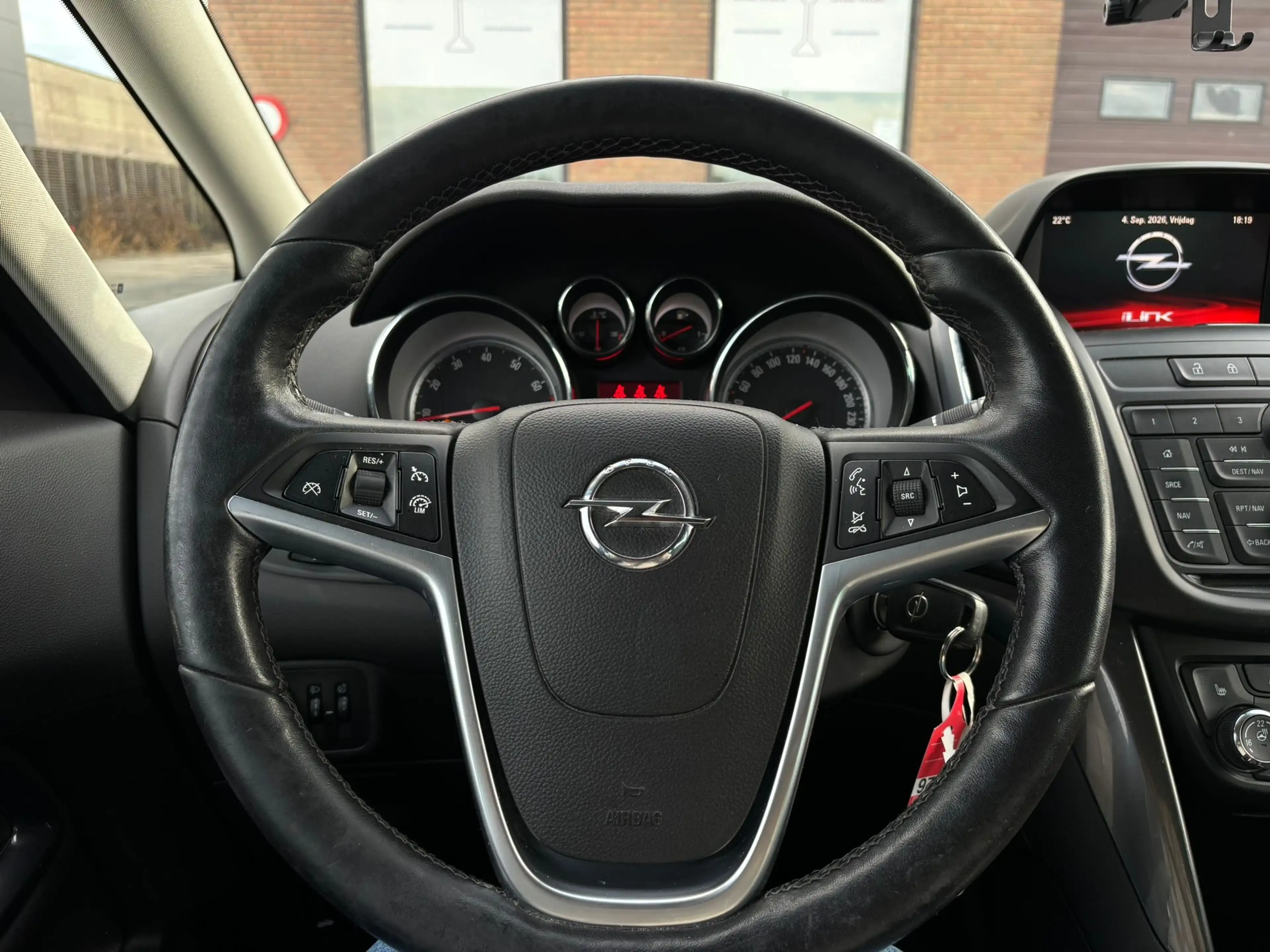 Opel Zafira Opel Zafira 1.4 essence Airco GPS 5 place — photo 10