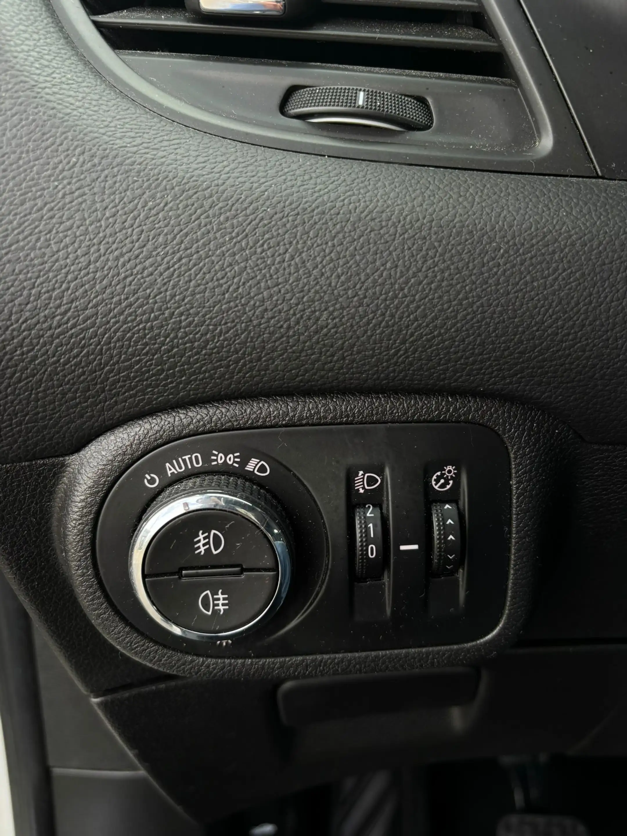 Opel Zafira Opel Zafira 1.4 essence Airco GPS 5 place — photo 11