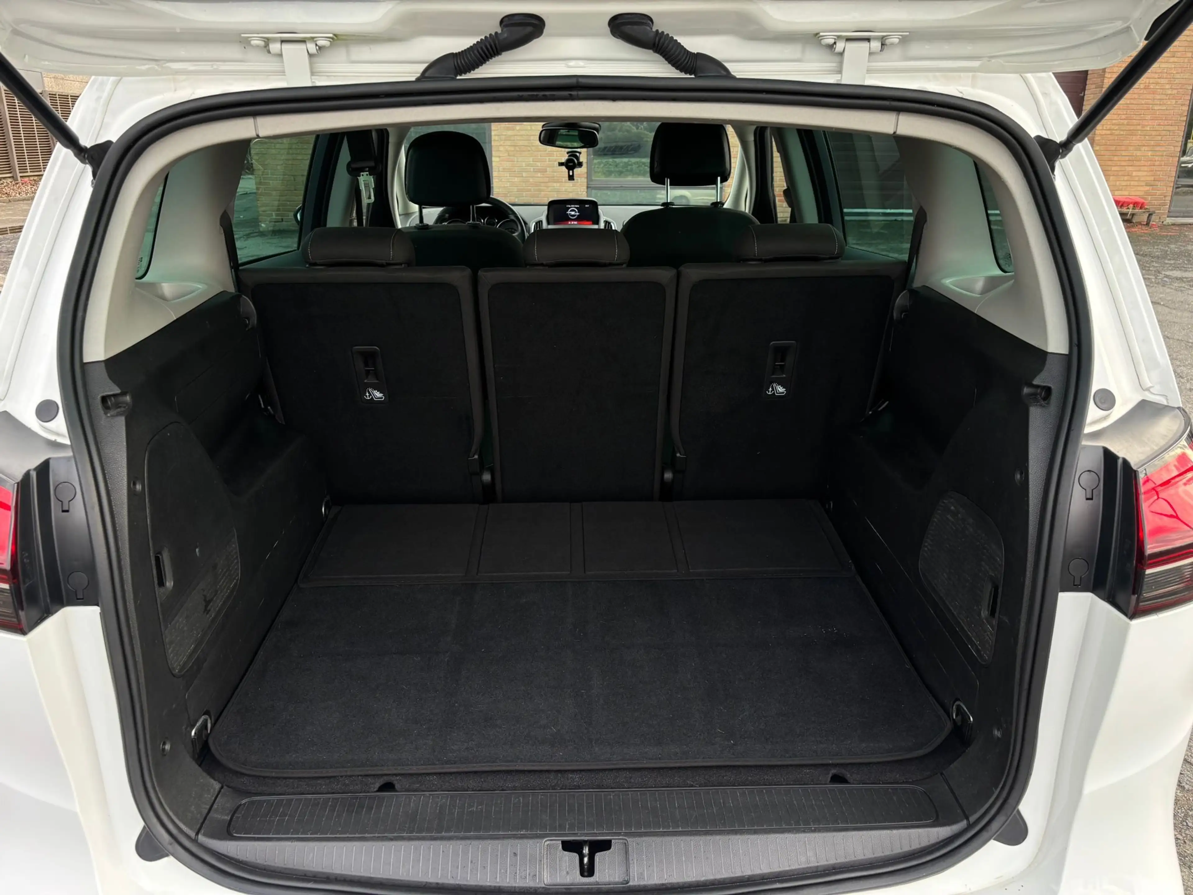 Opel Zafira Opel Zafira 1.4 essence Airco GPS 5 place — photo 14