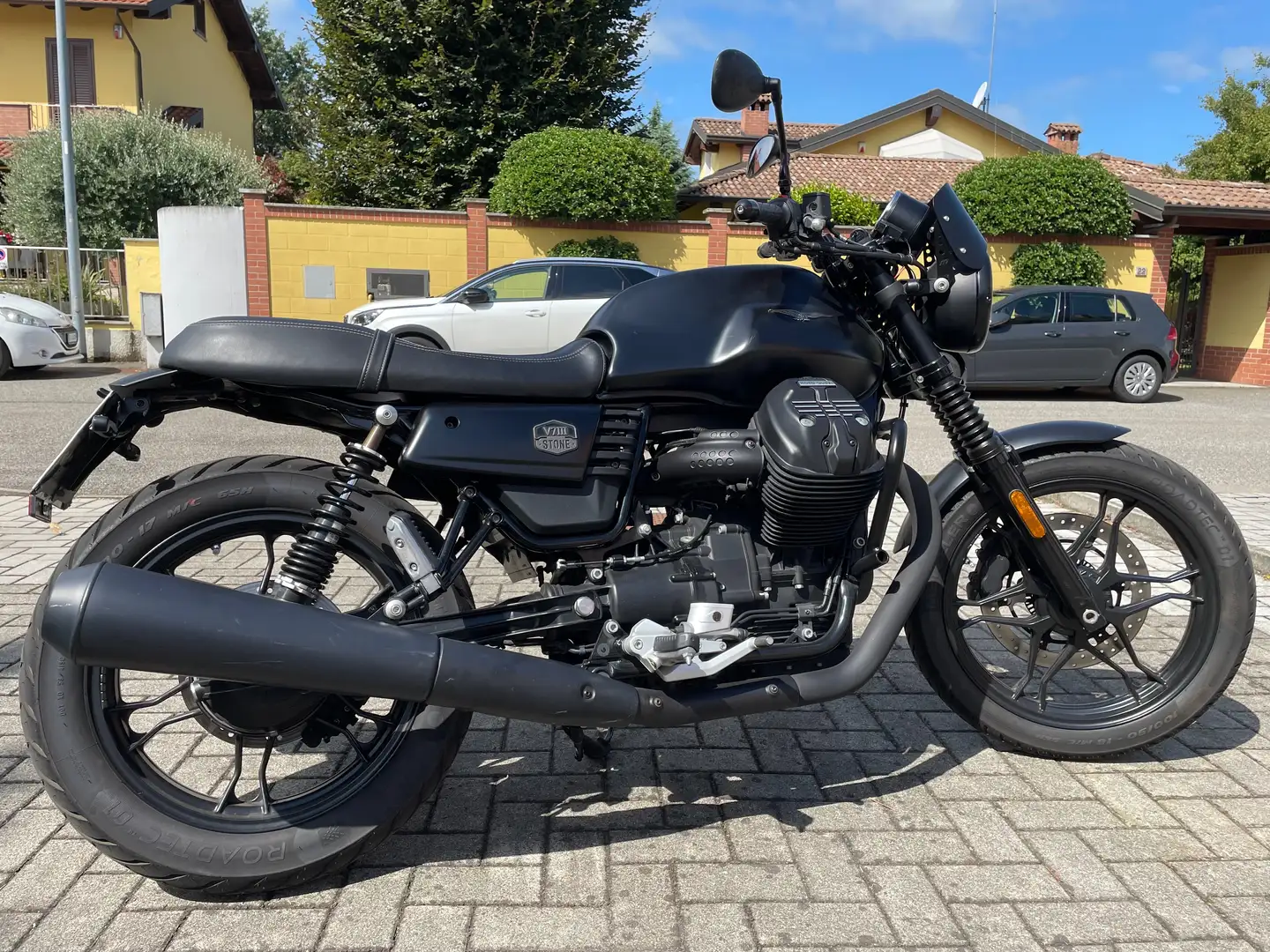Moto Guzzi V 7 III Stone Negru - 2