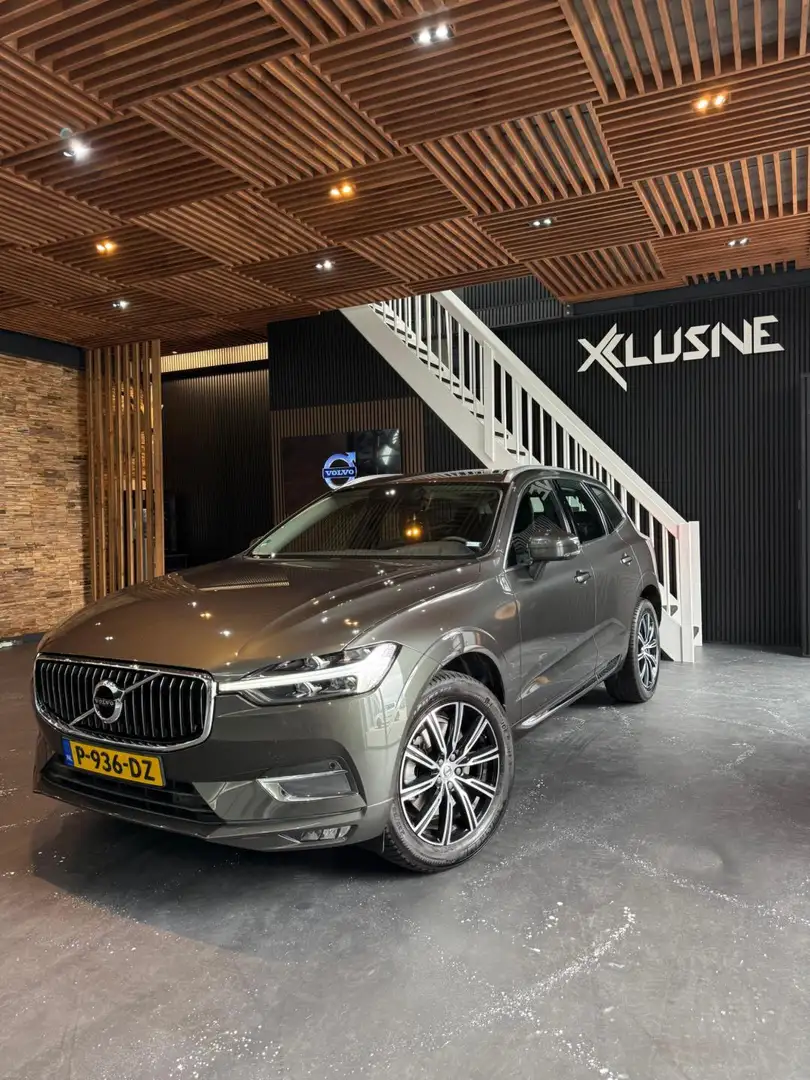 Volvo XC60 2.0 B4 Inscription Grijs - 2