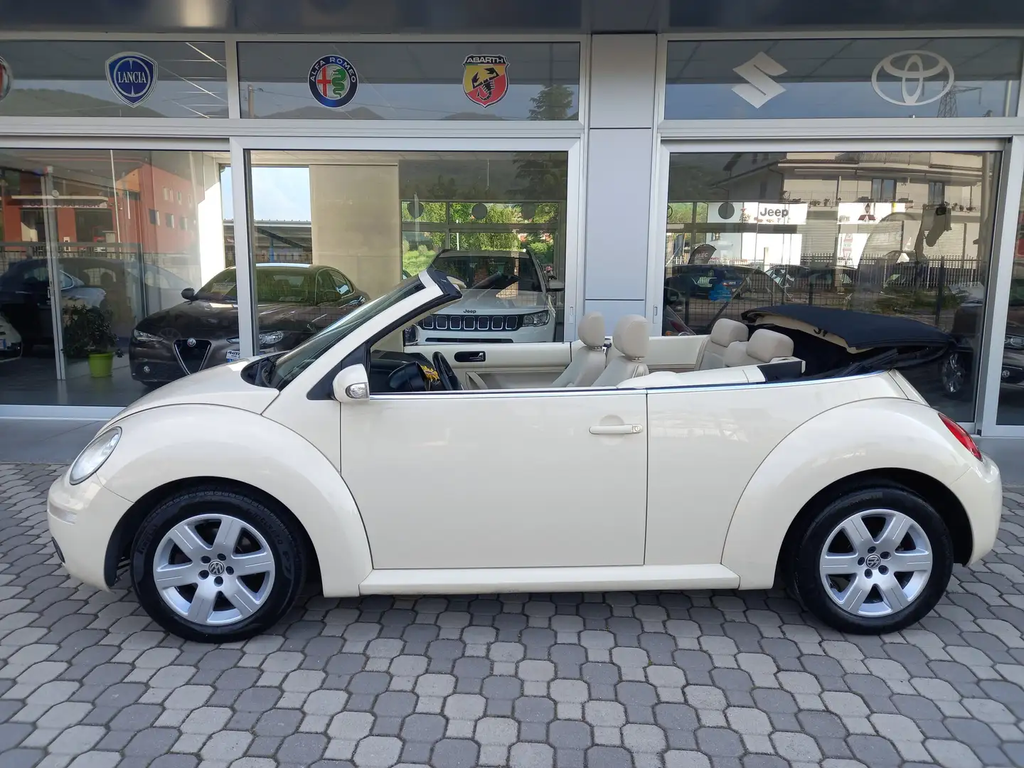Volkswagen New Beetle CABRIOLET *RESTYLING* 1.9 TDI 105 CV- HERVEST MOON Beige - 2
