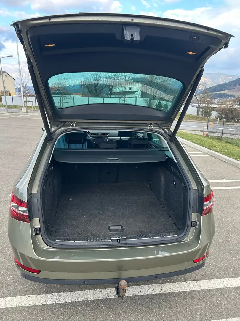 Skoda Superb Kombi 2,0 TDI Laurin Verde - 1