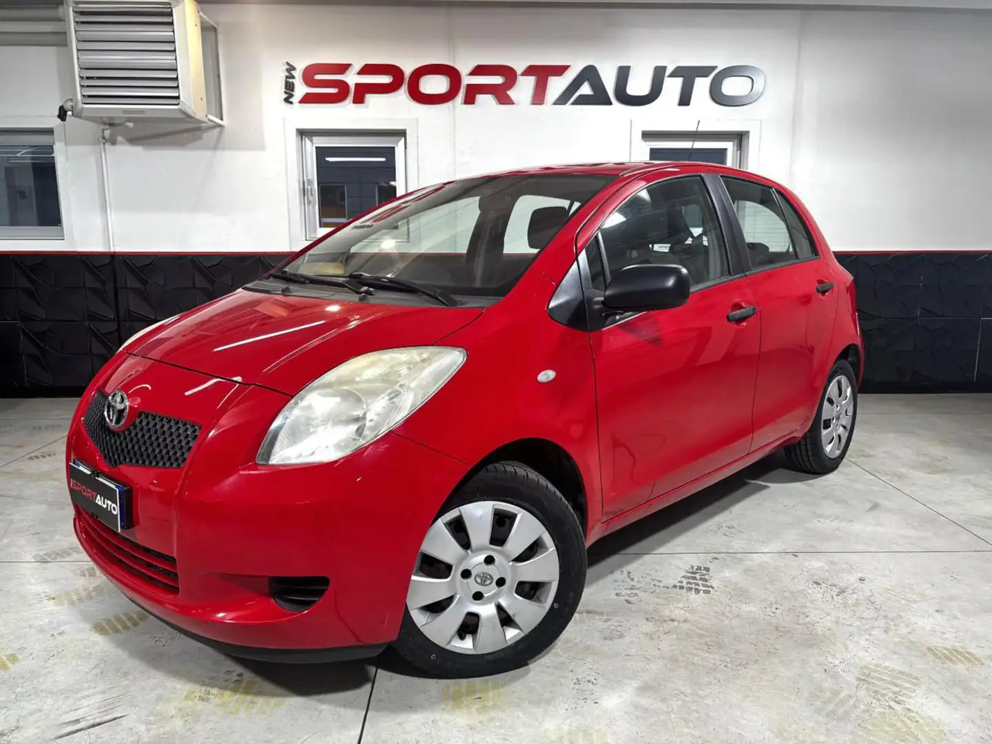 Toyota Yaris 1.0 5 porte Now NEOPATENTATI Rosso - 1