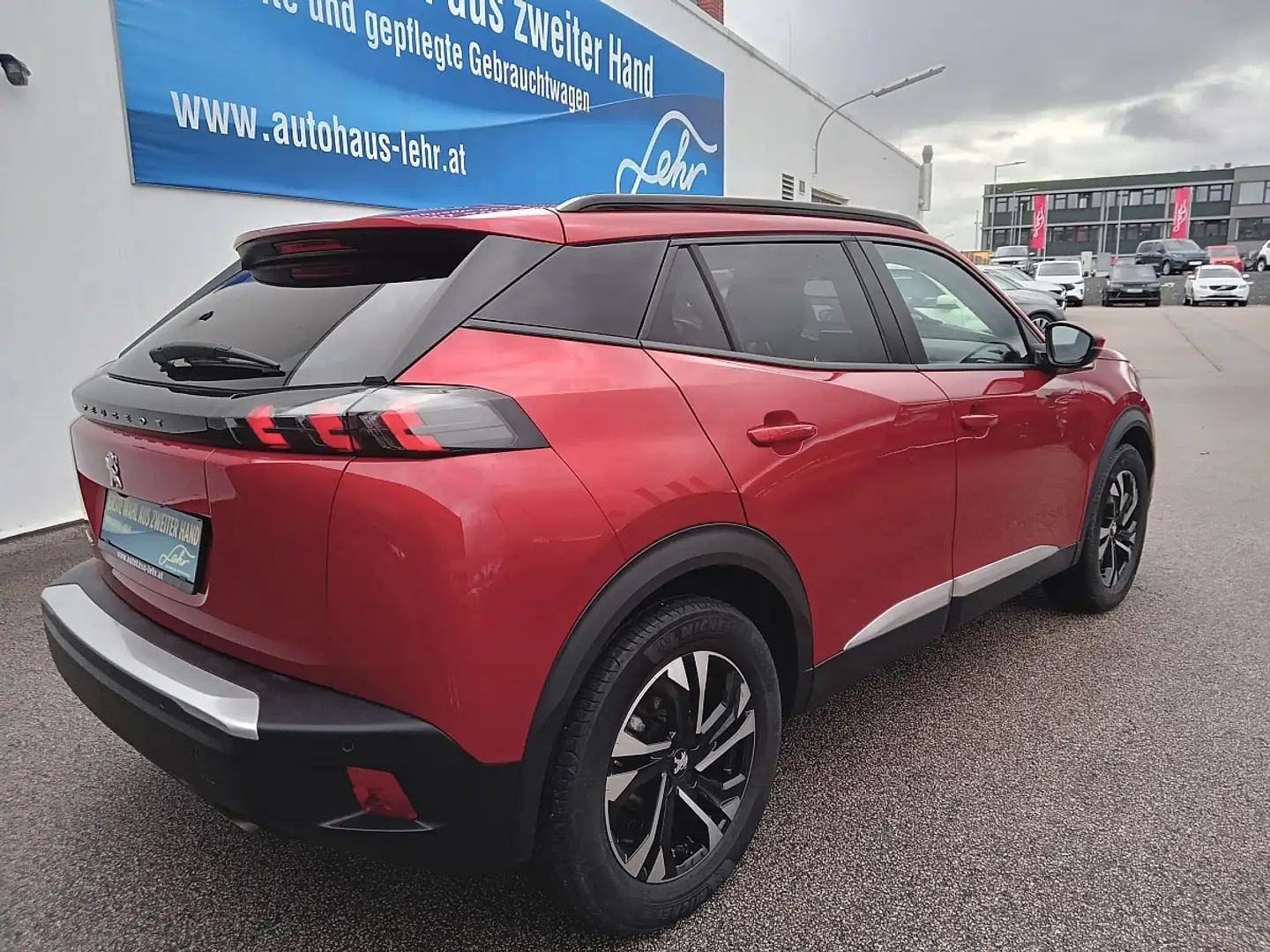 Peugeot 2008 PureTech 100 S&S Allure 6-Gang-Manuell Rot - 2