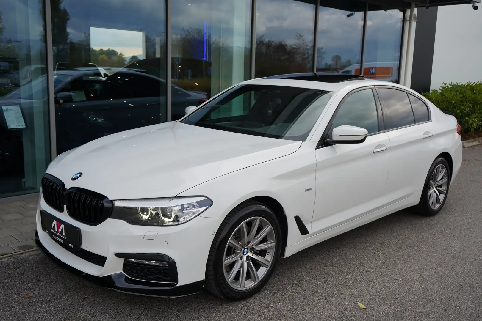BMW 520 520 d xDrive M-Paket Weiß - 2