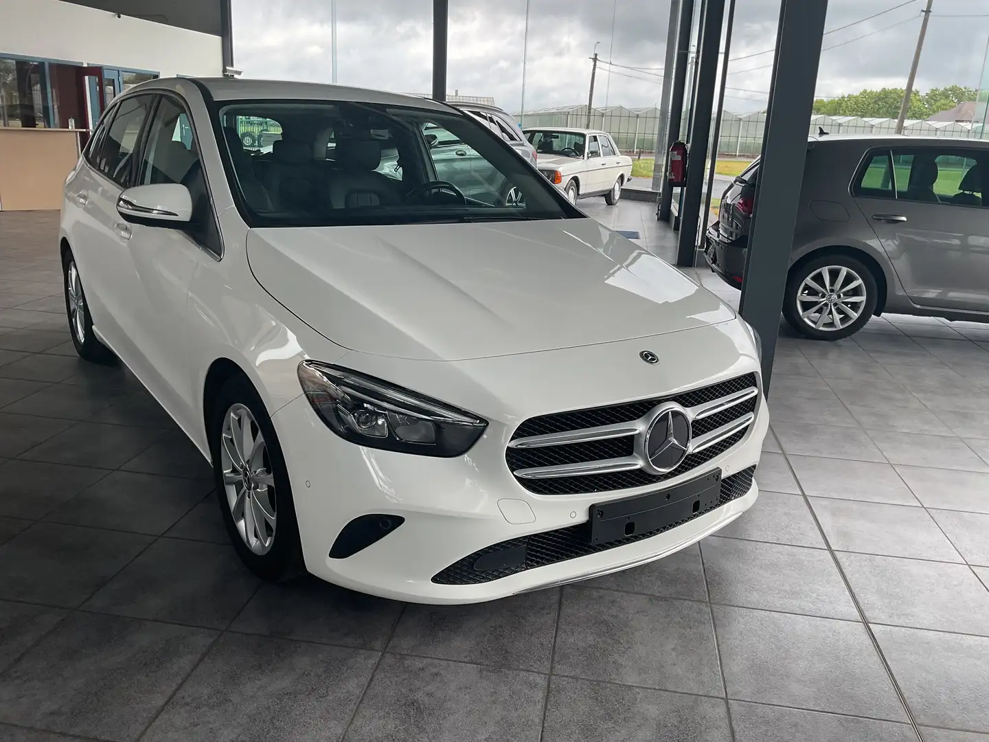 Mercedes-Benz B 180 Business Solution Blanc - 1