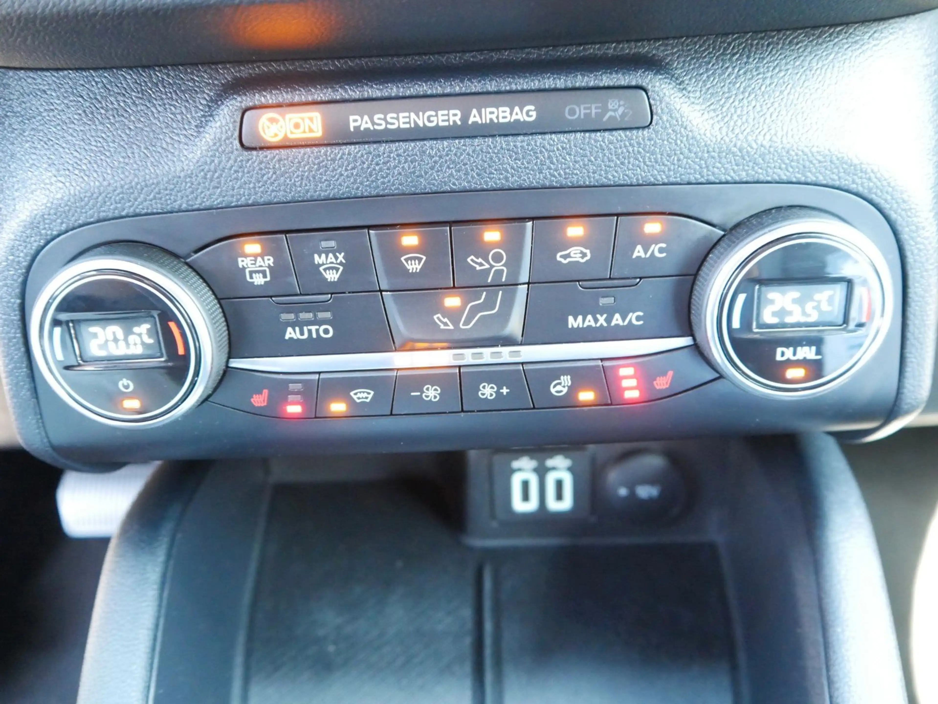 Ford Kuga ST-Line X PHEV 8-fach bereift + Winter +AHK — photo 12