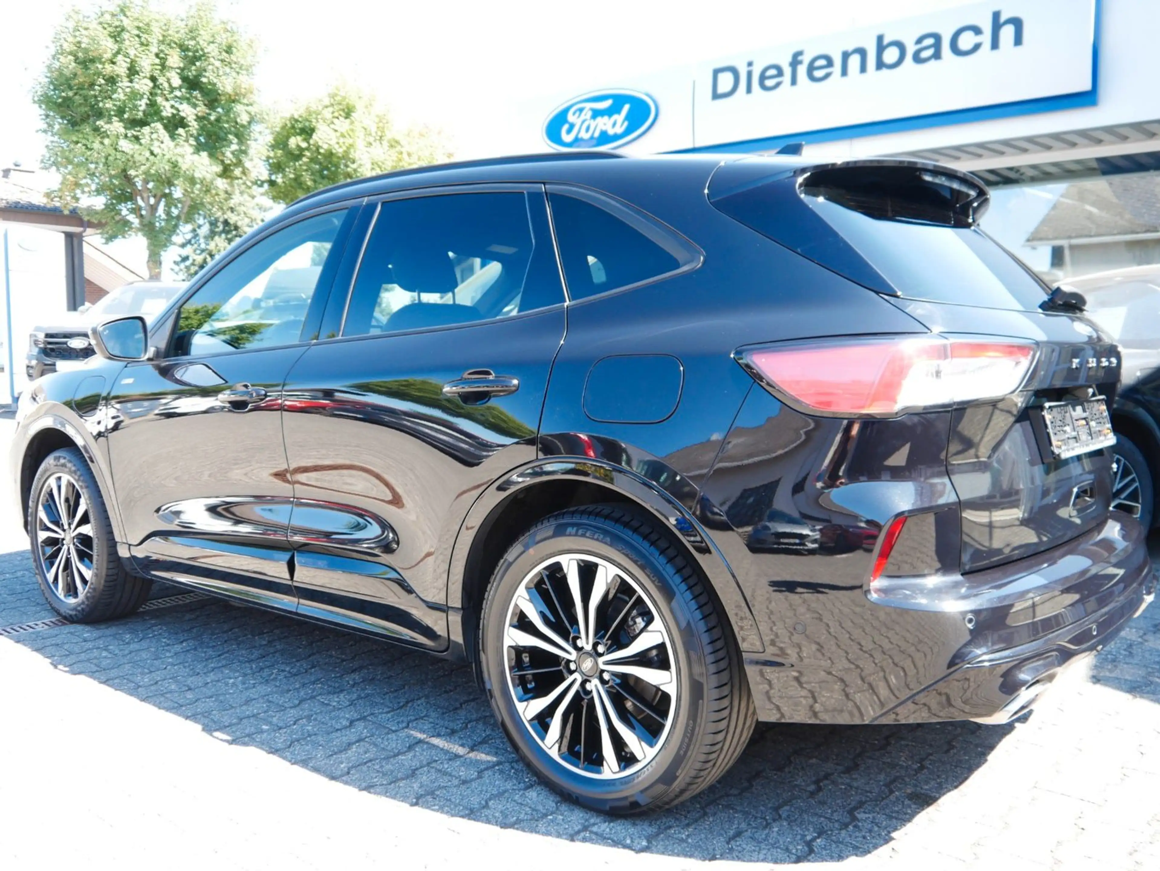 Ford Kuga ST-Line X PHEV 8-fach bereift + Winter +AHK — photo 2