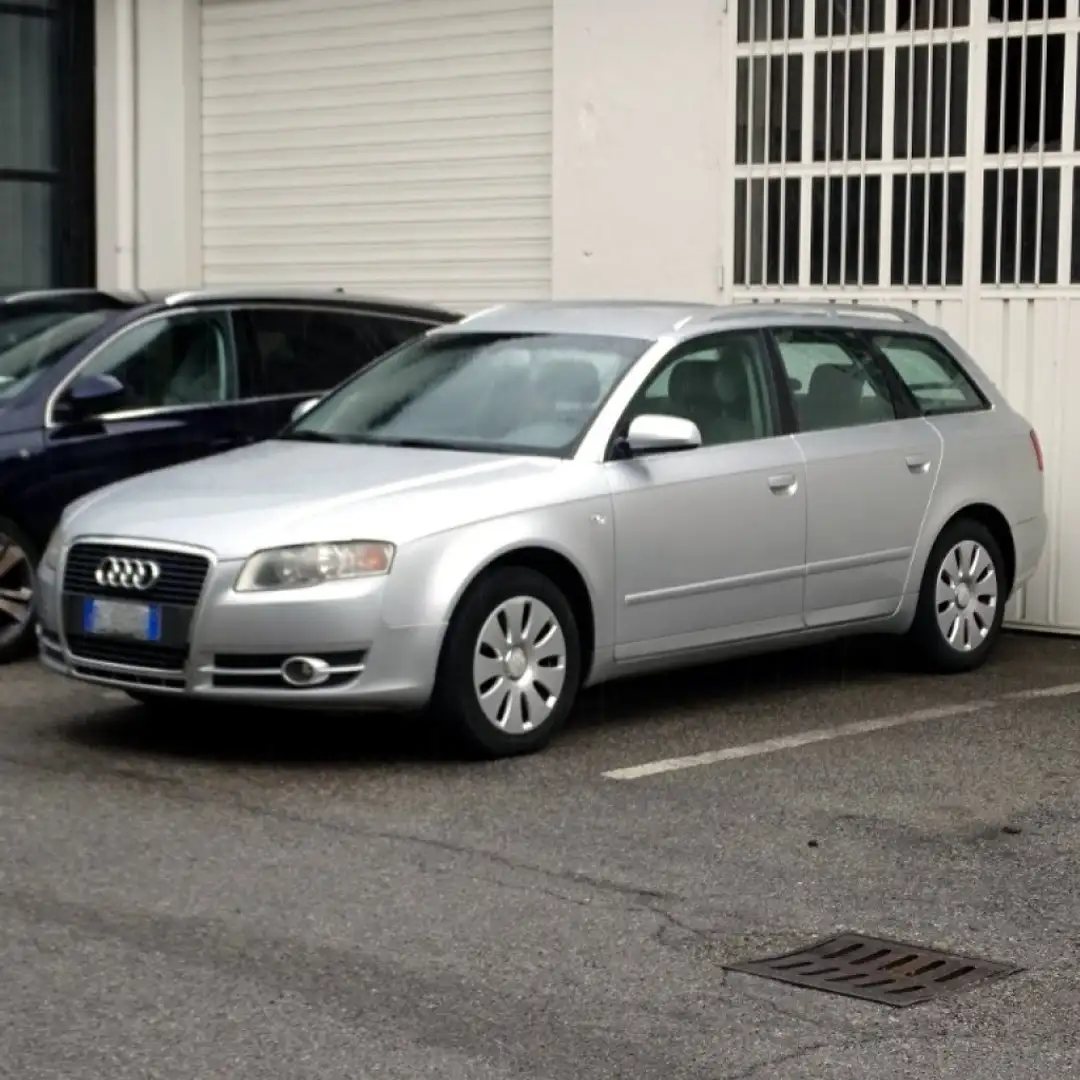 Audi A4 2.0 16V TDI Avant Argent - 1