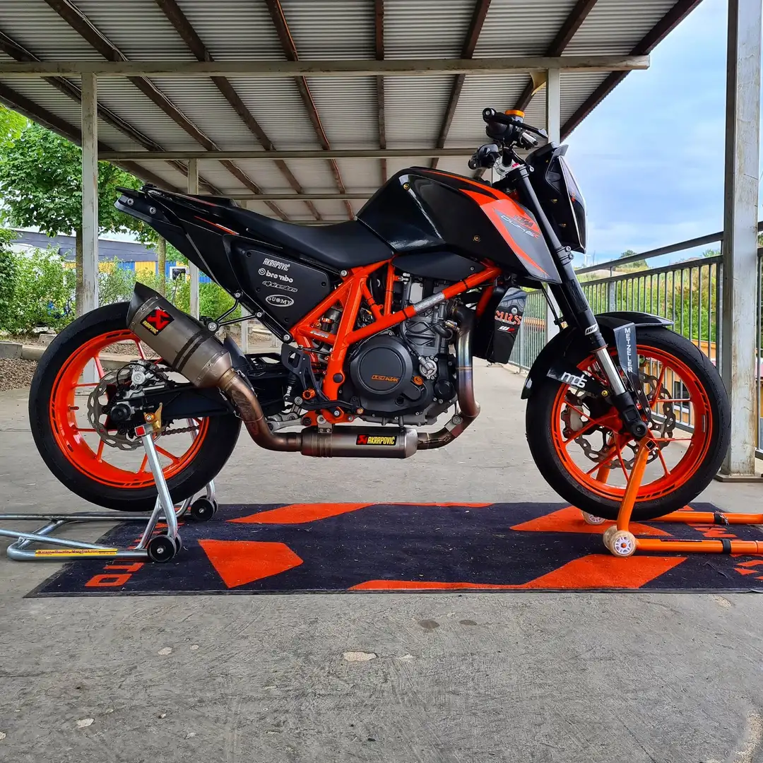 KTM 690 Duke Orange - 1