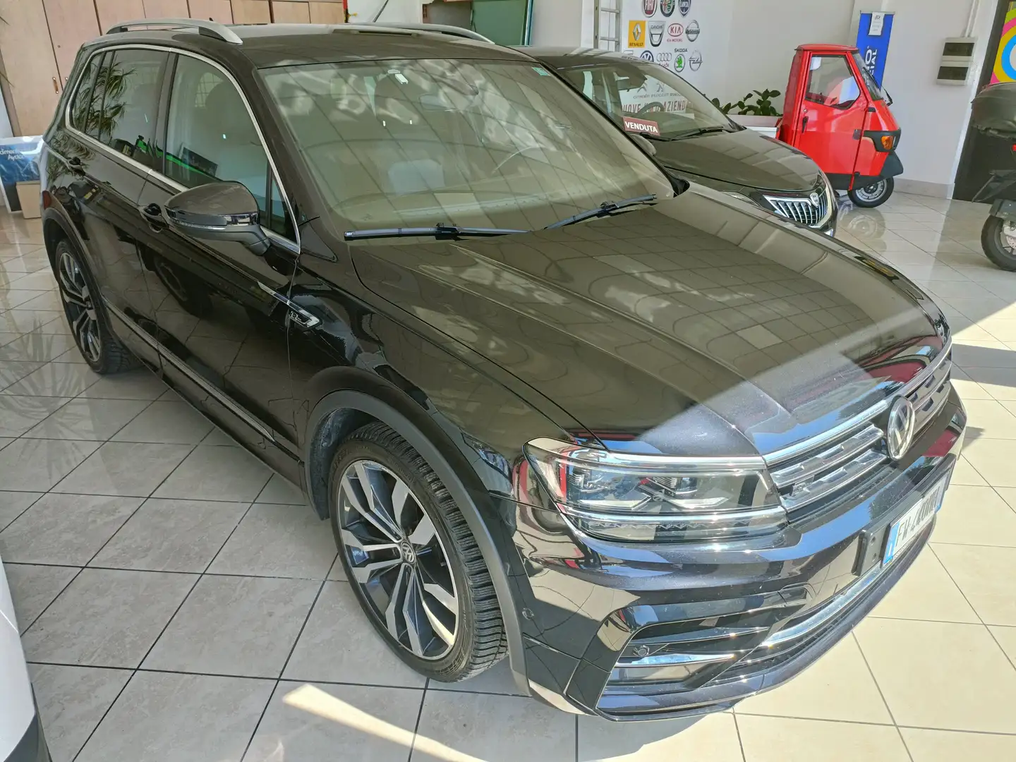 Volkswagen Tiguan Tiguan 2.0 tdi Advanced R-Line 4motion 150cv dsg Nero - 2