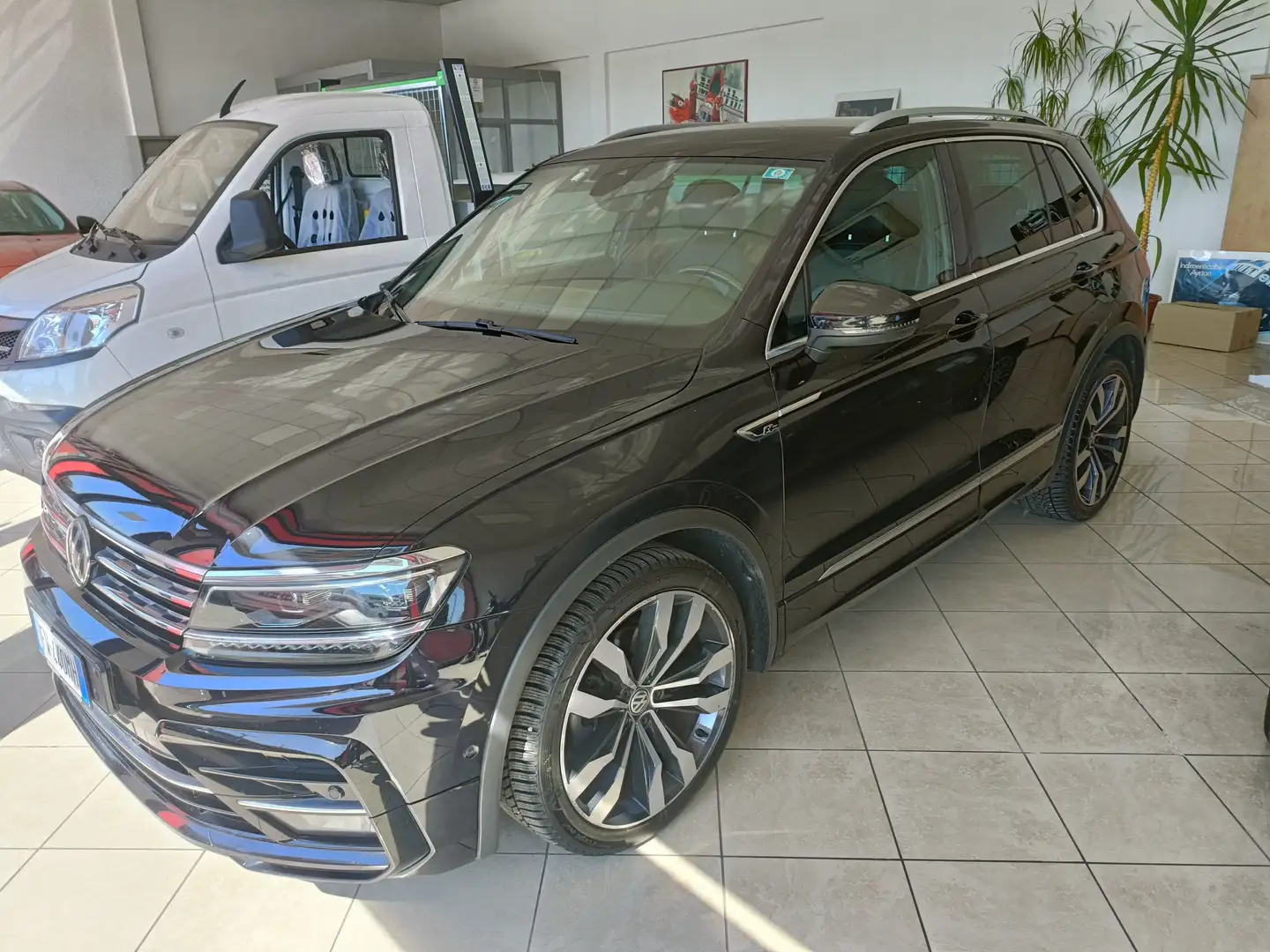 Volkswagen Tiguan Tiguan 2.0 tdi Advanced R-Line 4motion 150cv dsg Nero - 1