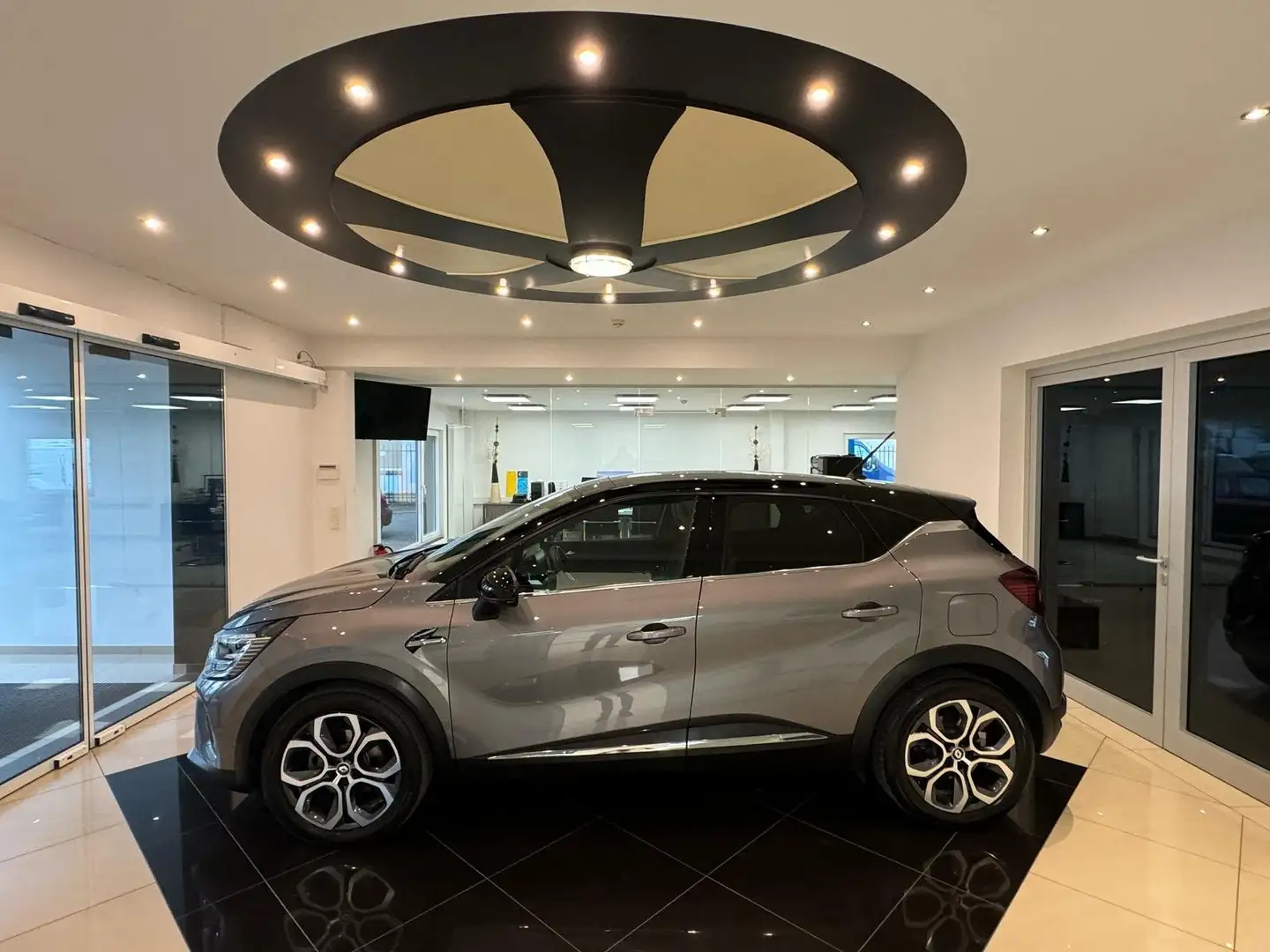 Renault Captur E-Tech Plug-In Hybrid *Schuifdak* Grijs - 1