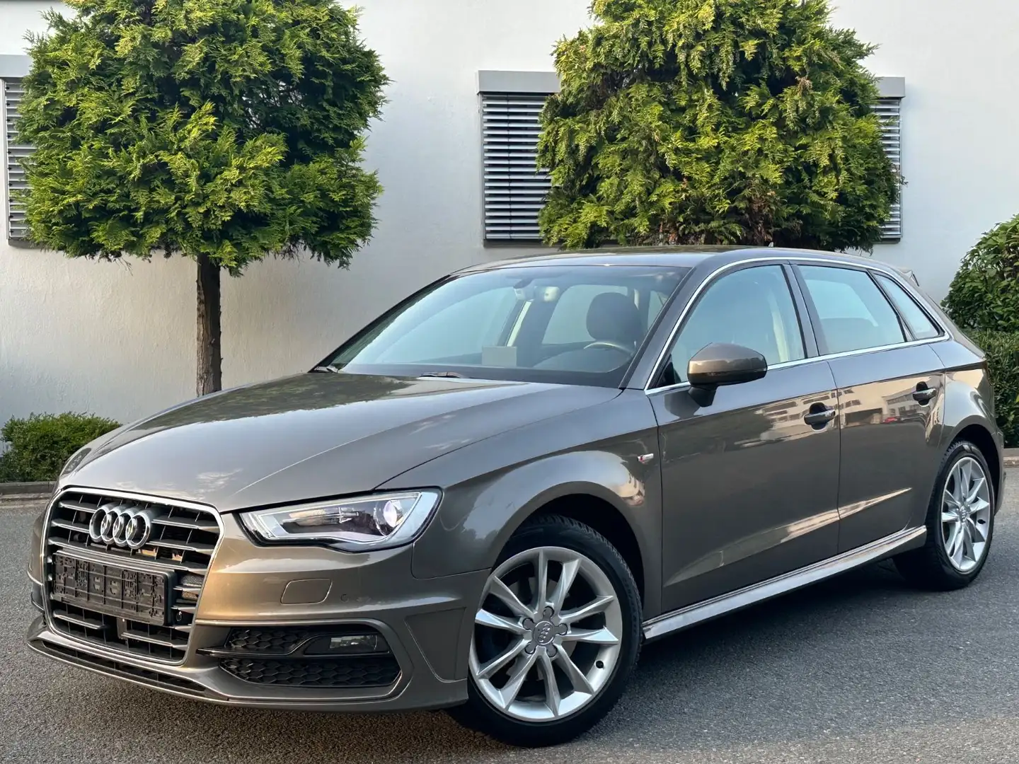 Audi A3 Sportback *S-LINE*DSG*XENON*97-TKM* Grau - 1
