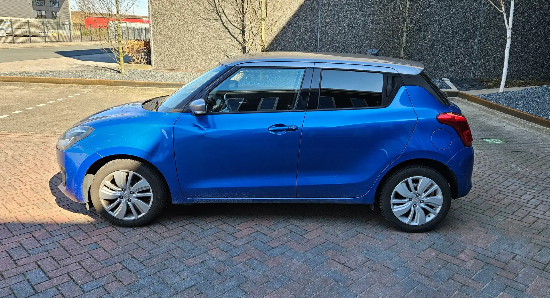 Suzuki Swift 1.2 16v Stijl Automaat - acc - all season Синій - 2