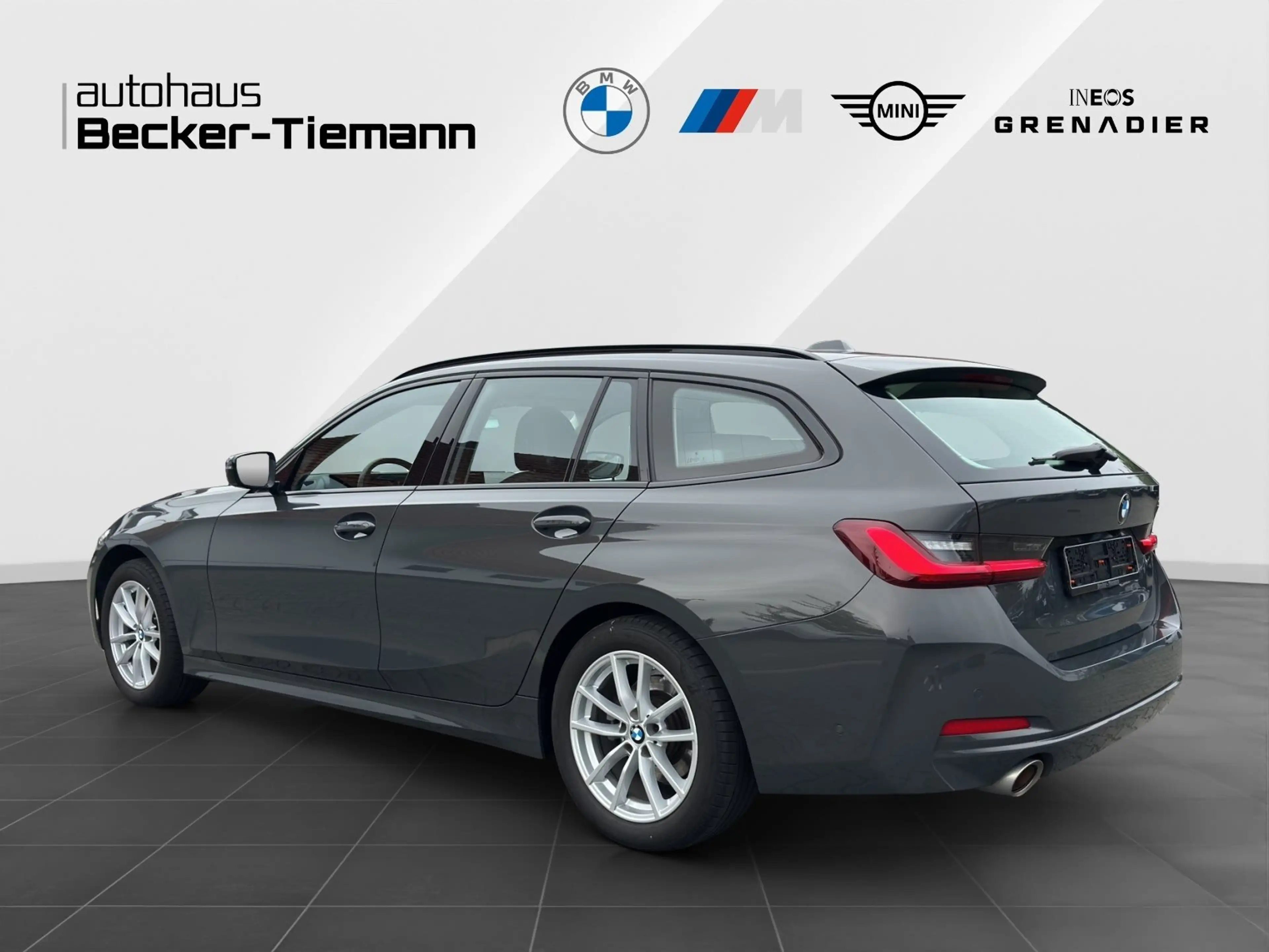 BMW 320 i Touring*NAVI*HUD *KAMERA*Elektr. Sitze*SHZ — photo 4