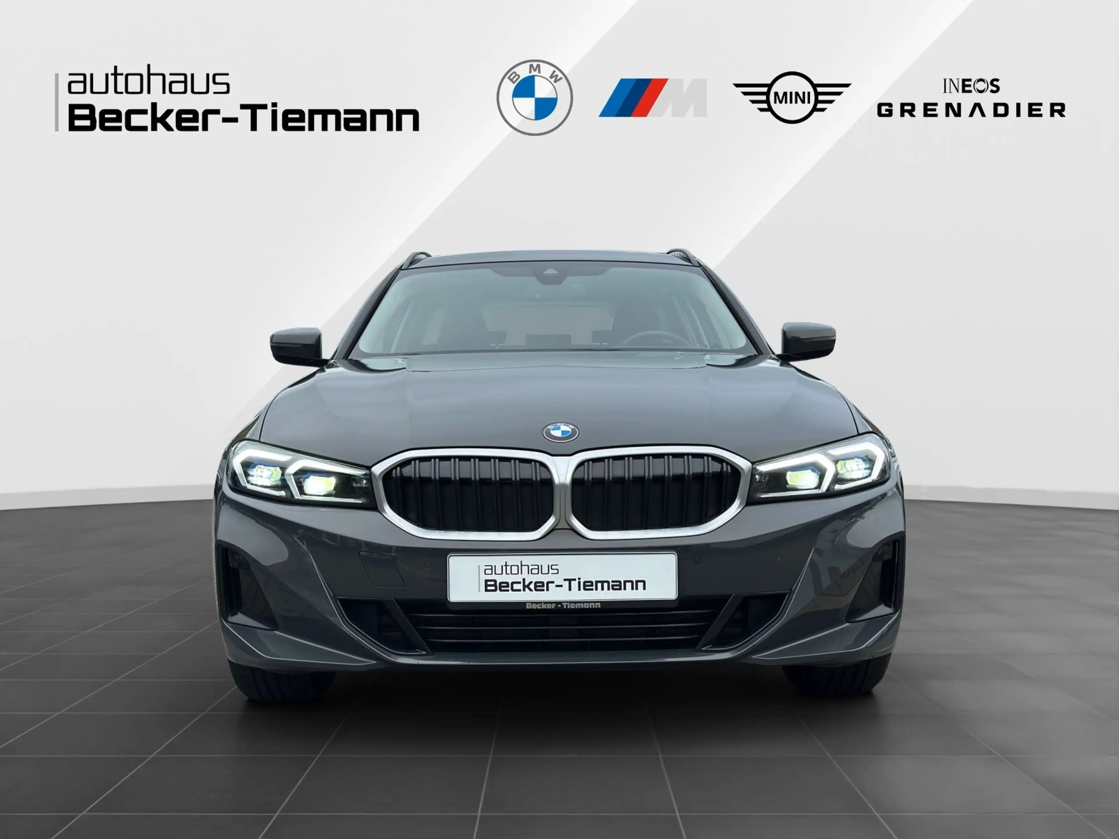 BMW 320 i Touring*NAVI*HUD *KAMERA*Elektr. Sitze*SHZ — photo 2