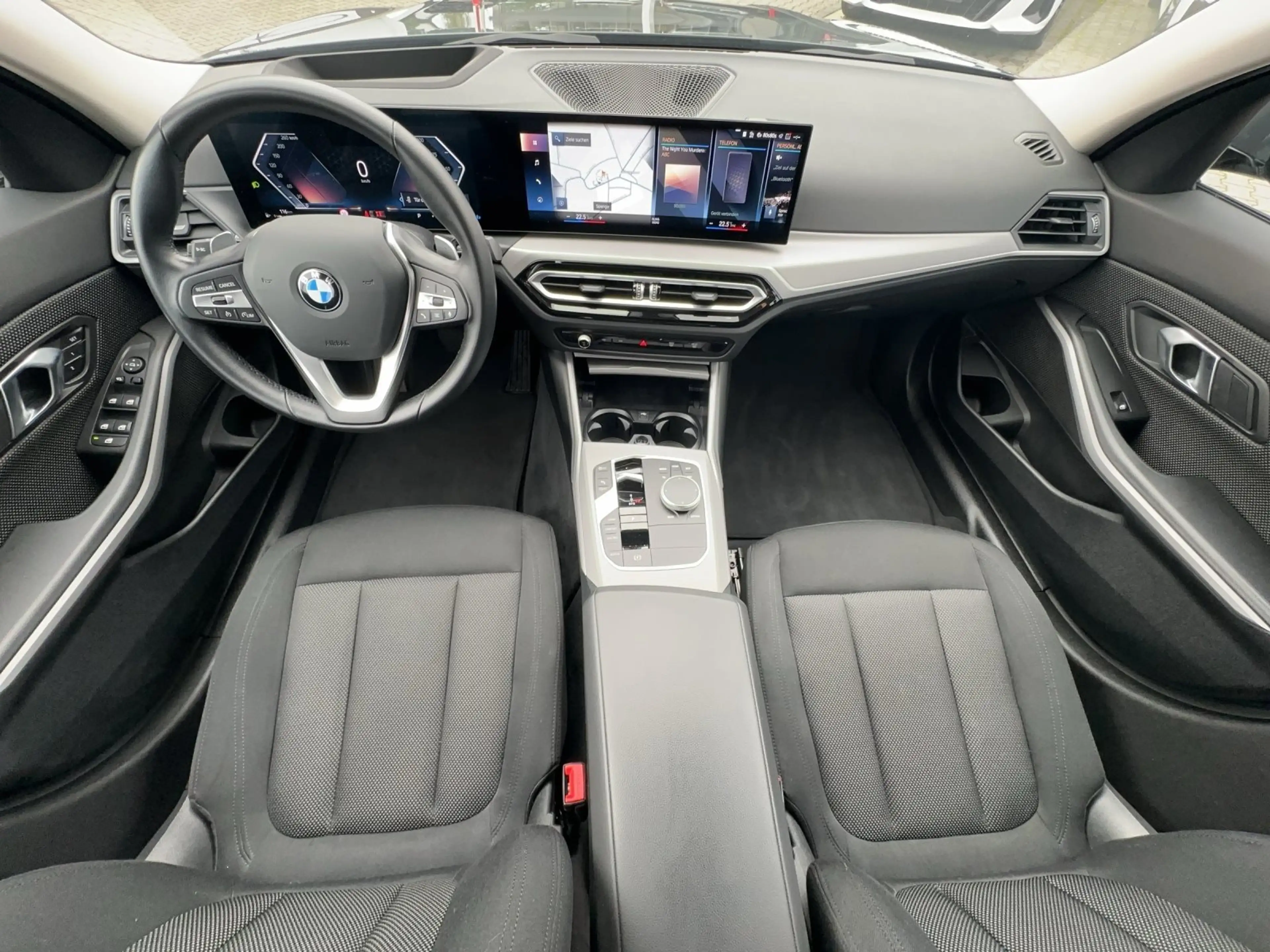 BMW 320 i Touring*NAVI*HUD *KAMERA*Elektr. Sitze*SHZ — photo 15