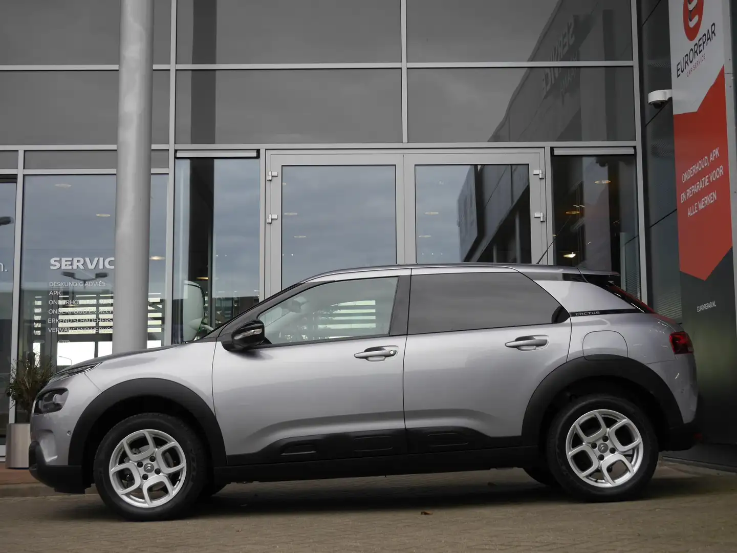 Citroen C4 Cactus 1.2 PureTech Feel | Achteruitrijcamera | Keyless e Gris - 2