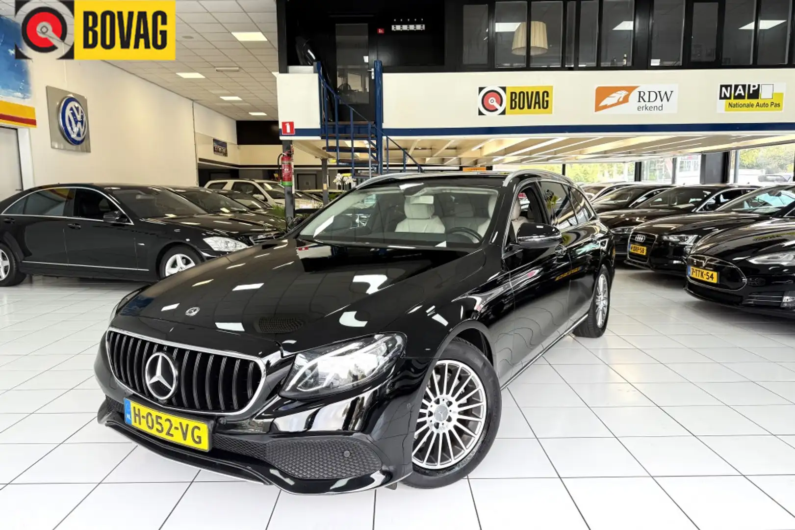 Mercedes-Benz E 220 Estate d Premium Plus Bovag garantie Noir - 1